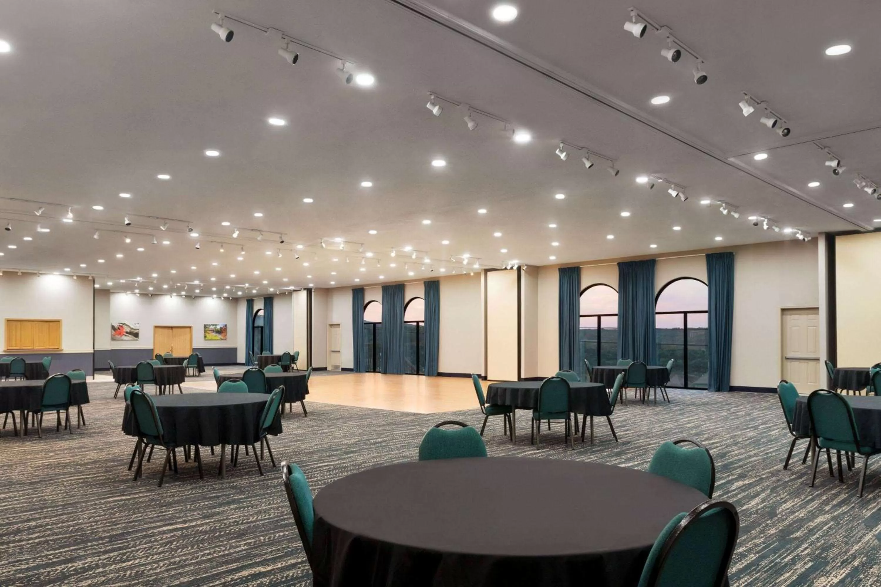 Business facilities in AmericInn by Wyndham Branson & Conference Center