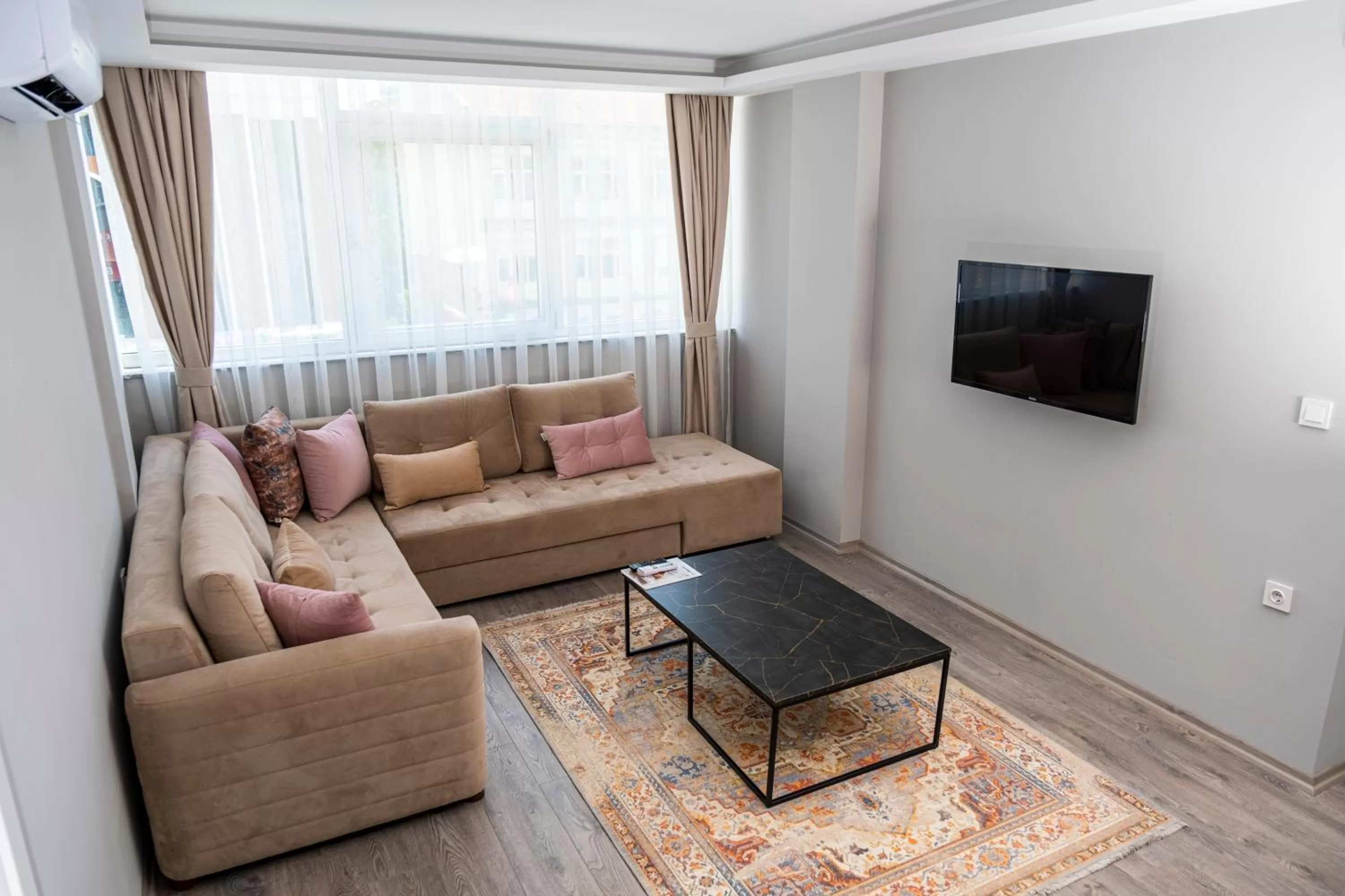 King Suite in Comfort Center Suit Hotel
