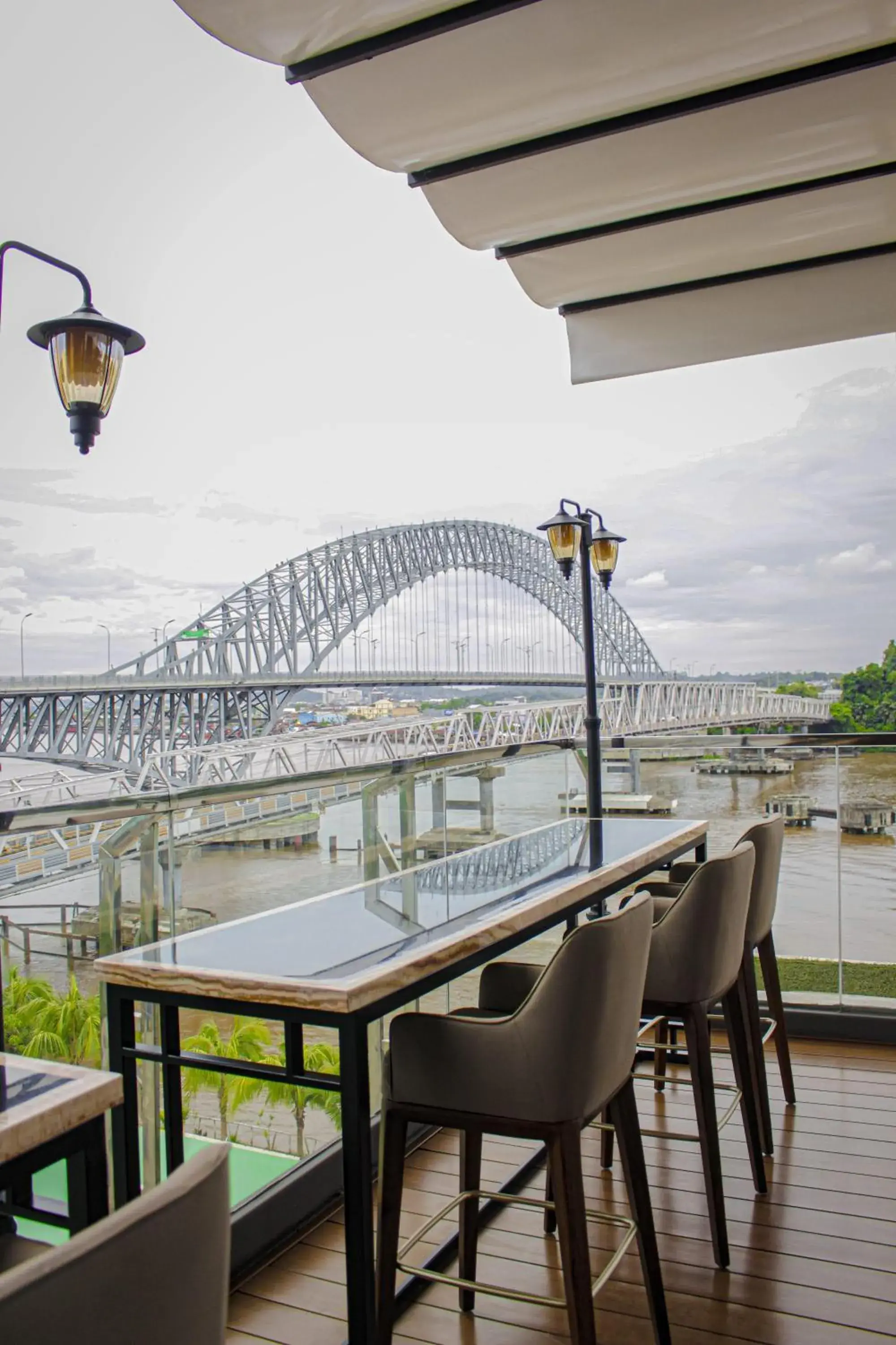 Restaurant/places to eat, Balcony/Terrace in Harris Hotel Samarinda