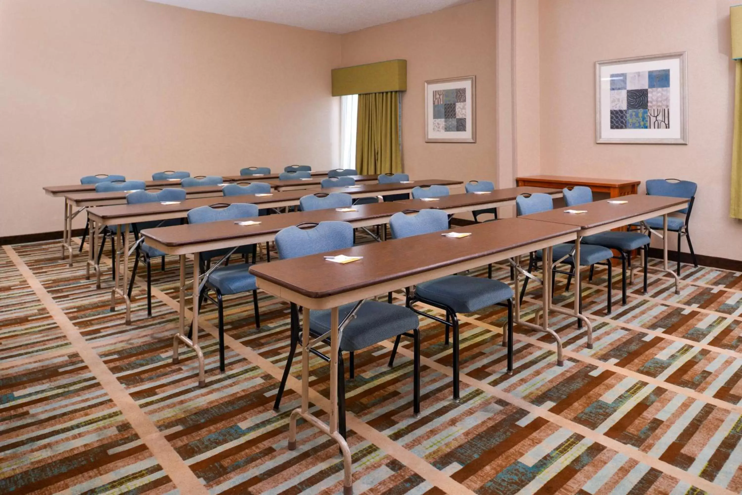 Meeting/conference room in Hampton Inn by Hilton Decatur