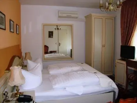 Bed in Haus Mooren, Hotel Garni