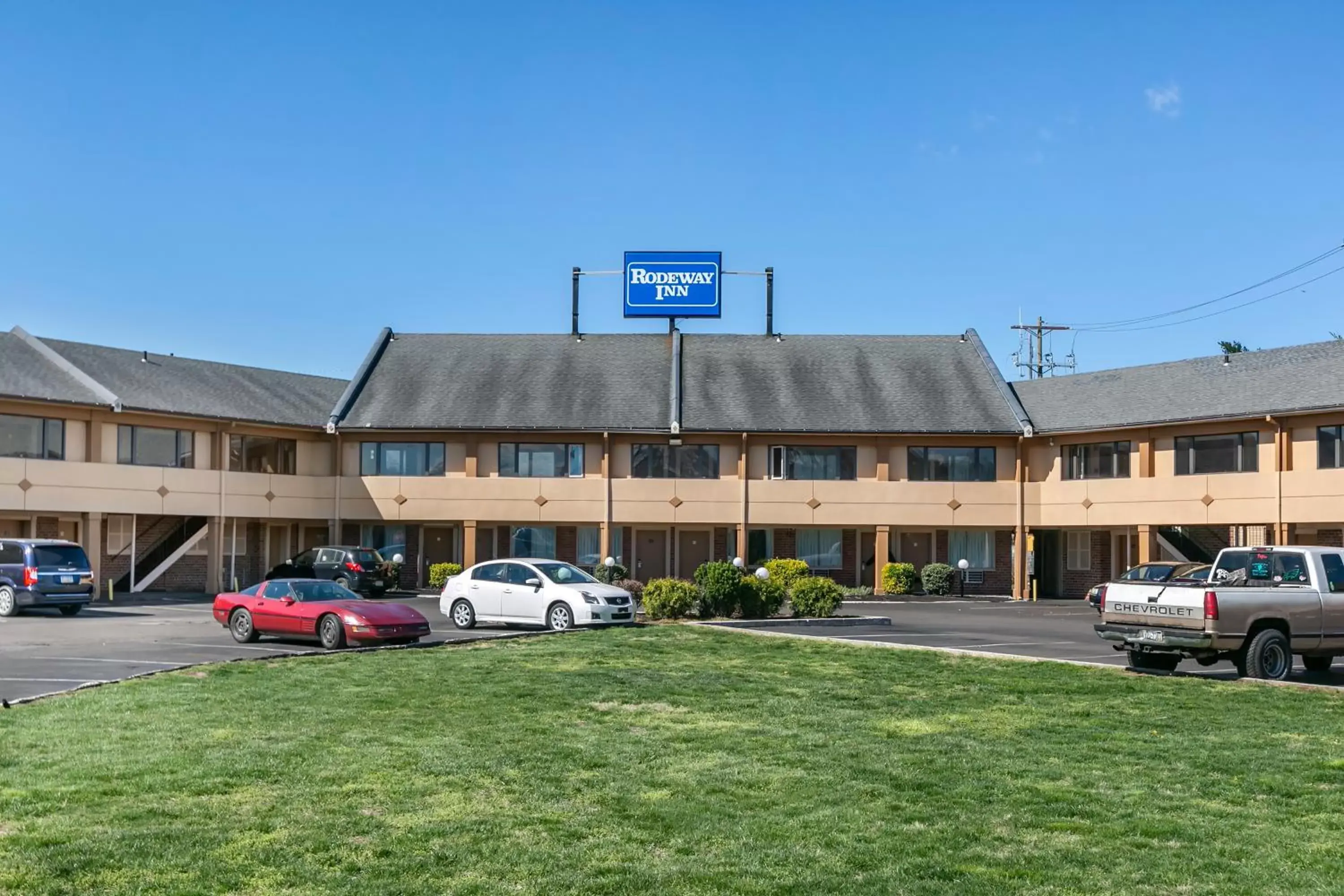 Property Building in Rodeway Inn Bristol near Sesame Place