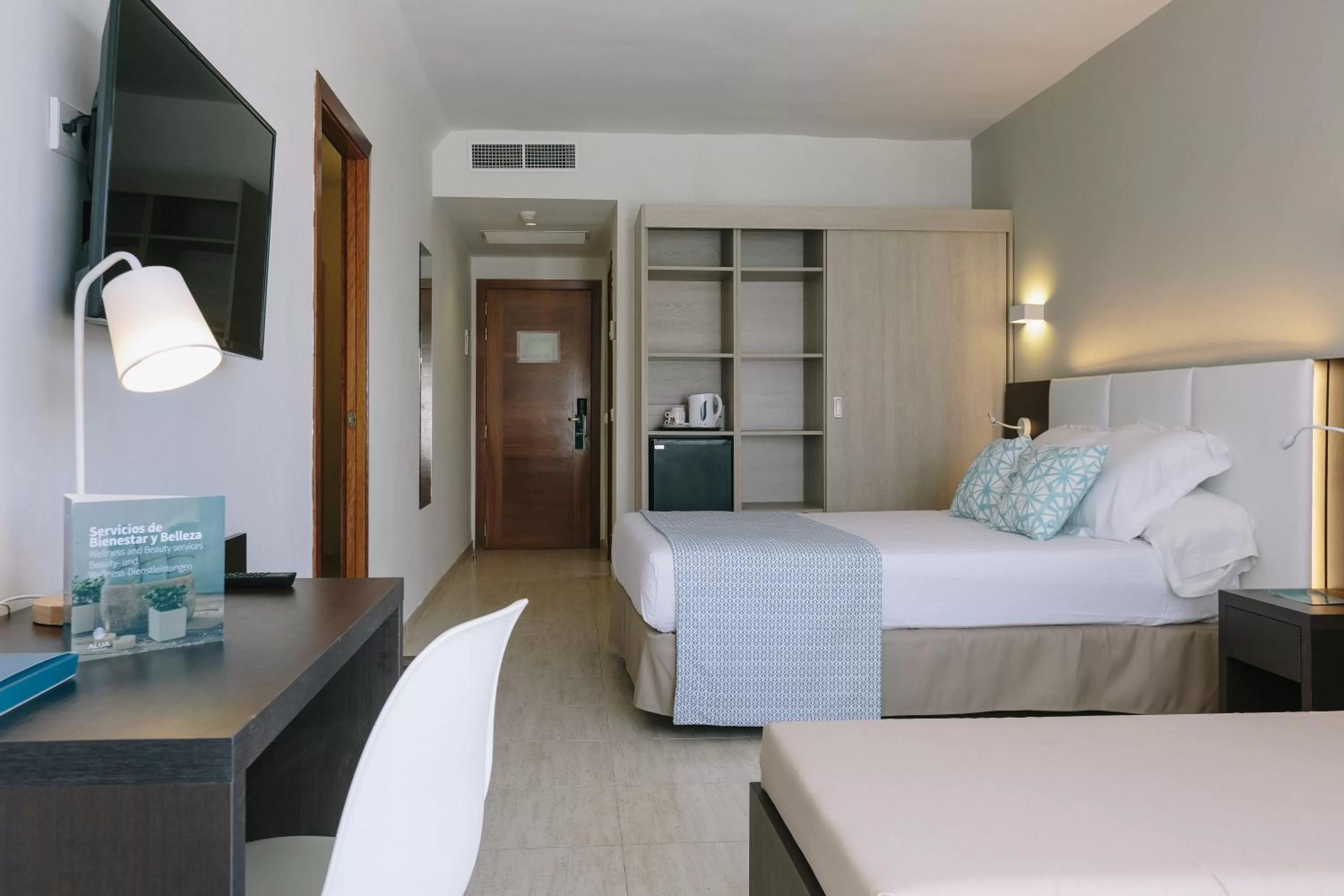 Bedroom, Bed in ILUNION Palmanova Mallorca