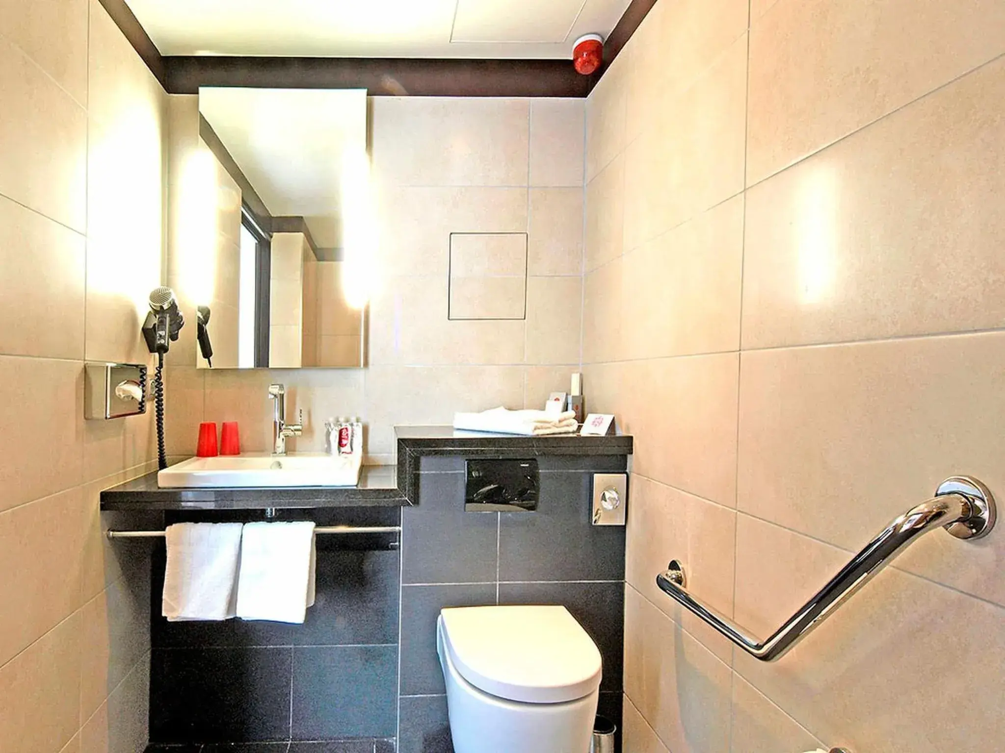 Bathroom in Hotel Hor