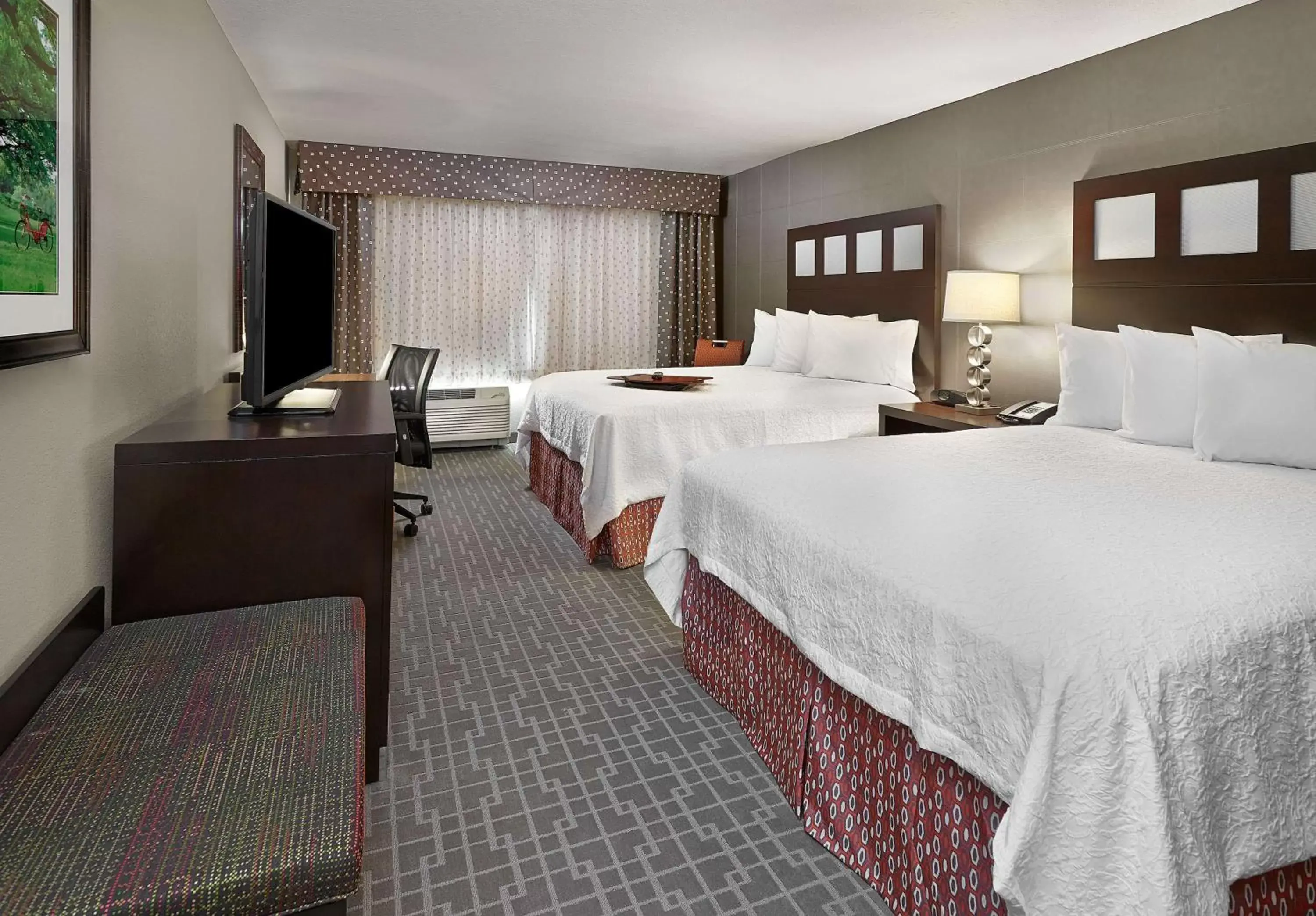 Bed in Hampton Inn by Hilton Calgary Airport North Bed in Hampton Inn by Hilton Calgary Airport North