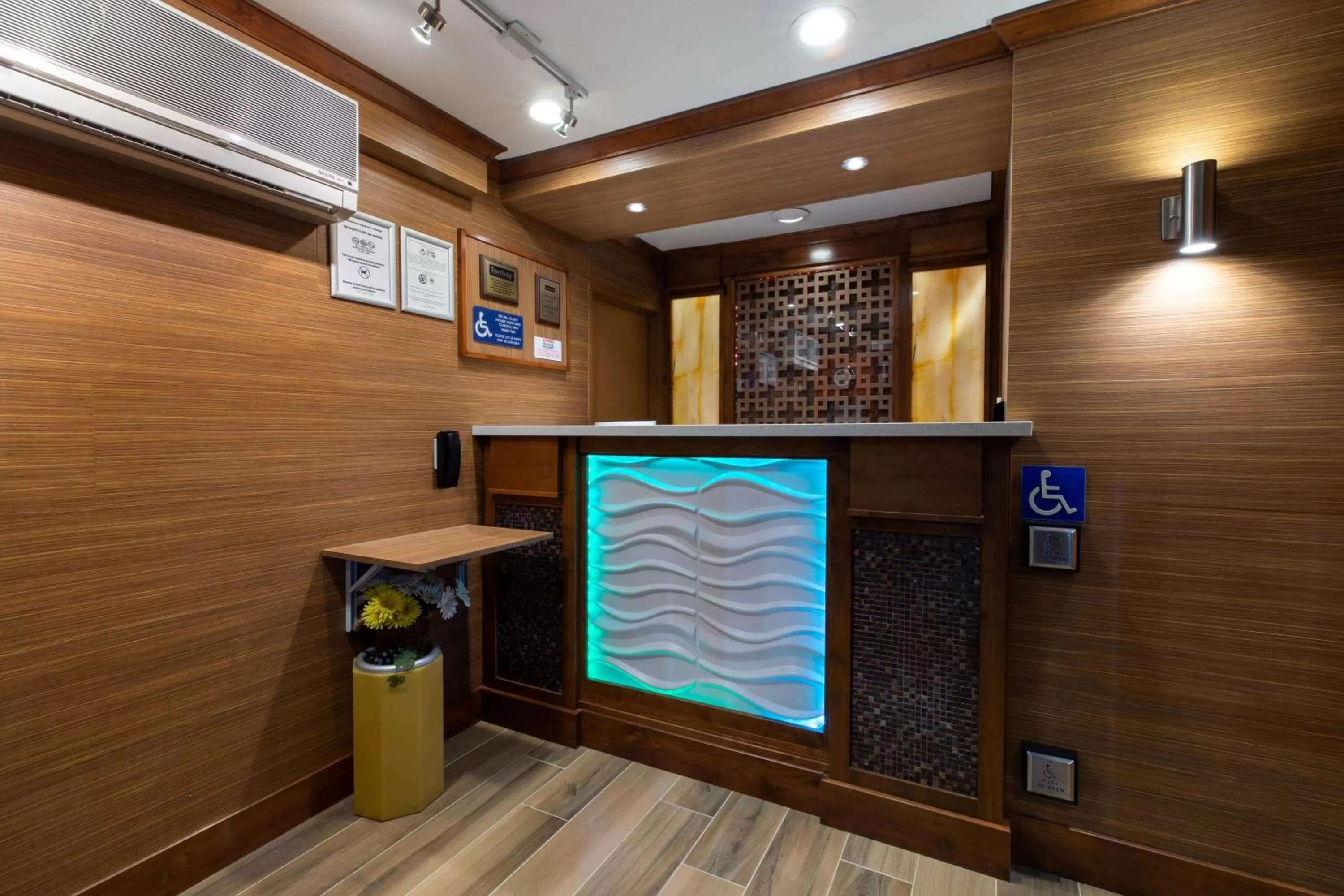 Lobby or reception in Hotel Vinea Healdsburg