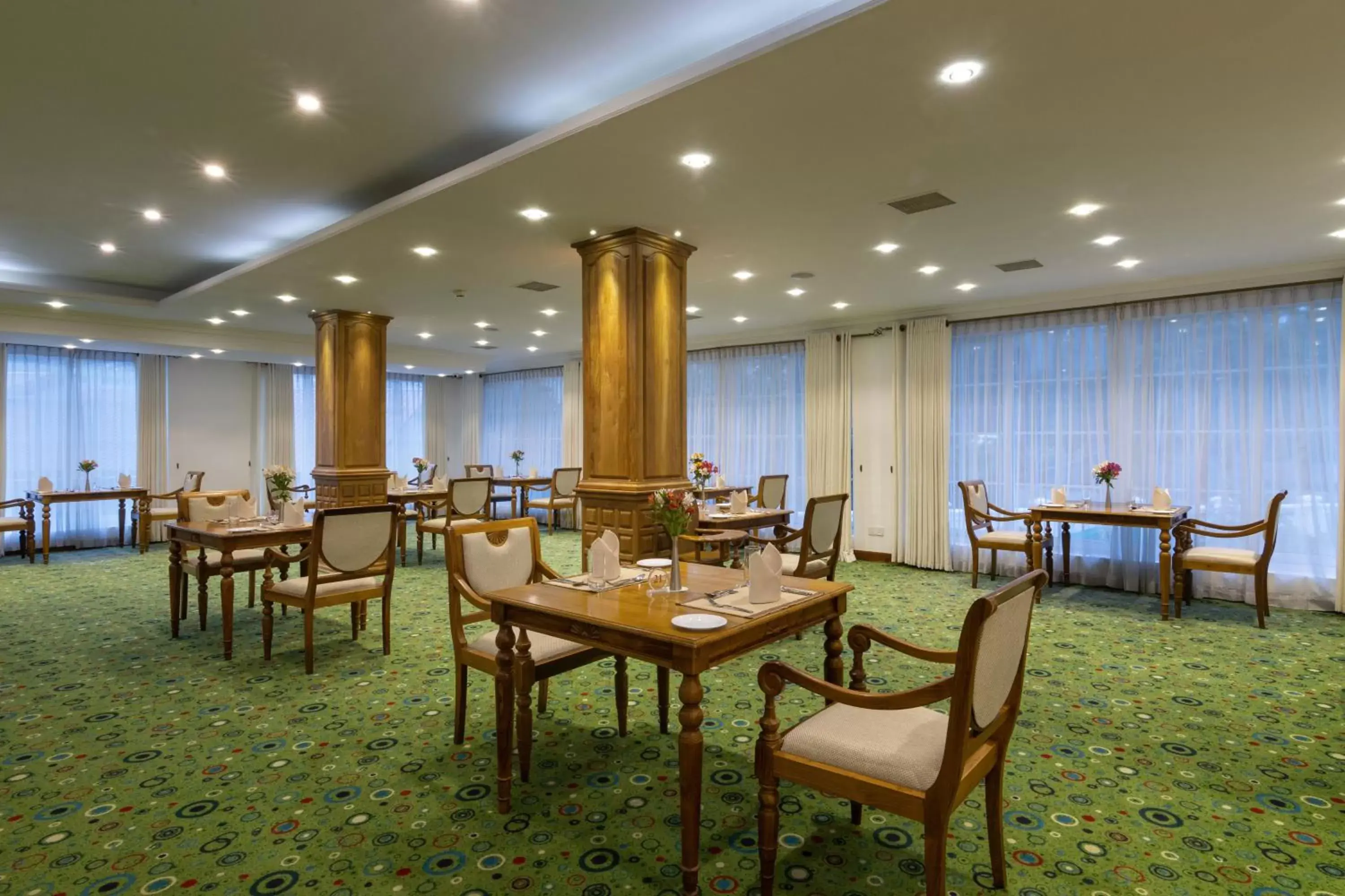 Restaurant/Places to Eat in Araliya Green Hills Hotel