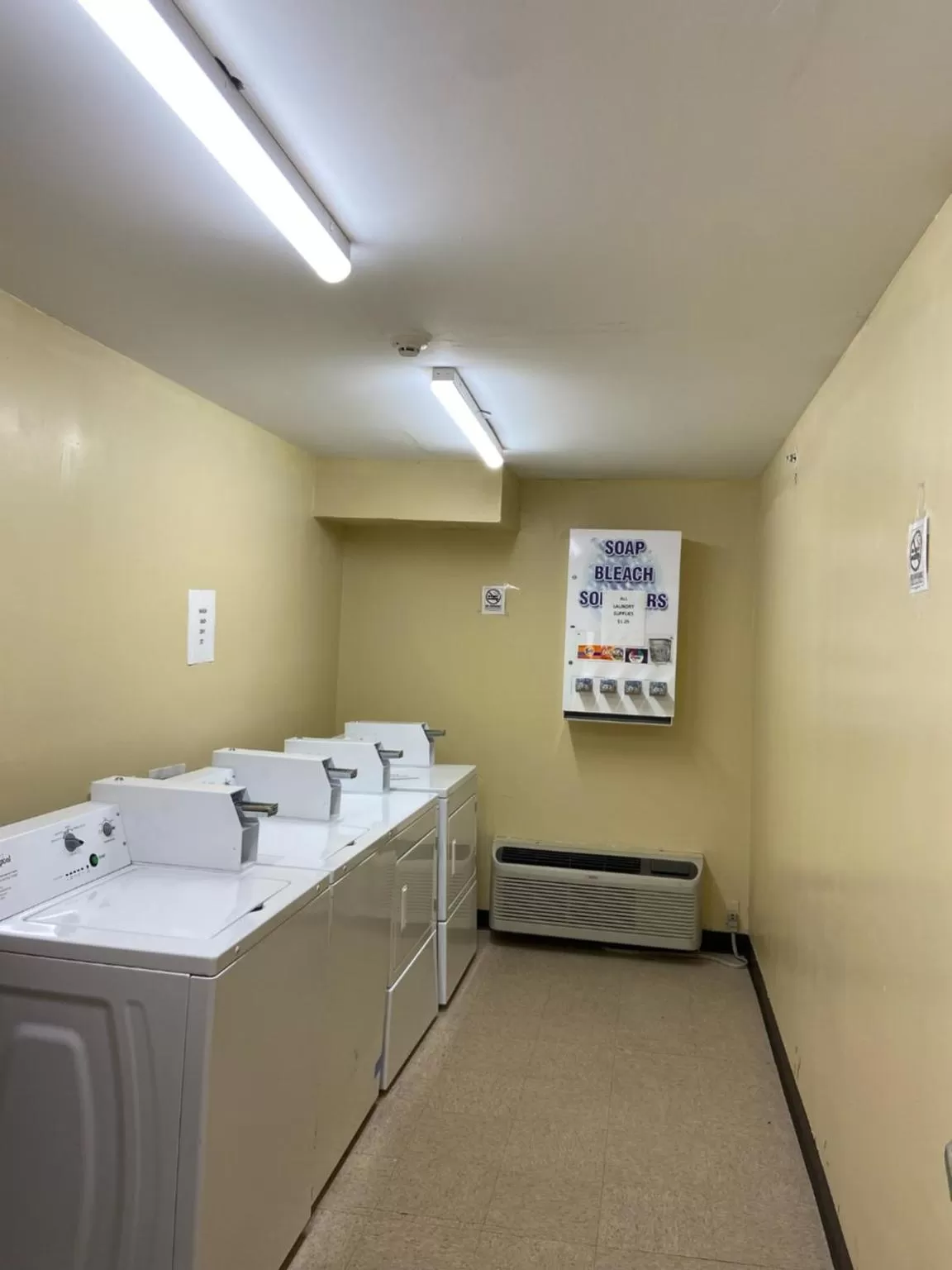 laundry in Red Roof Inn & Suites Indianapolis Airport