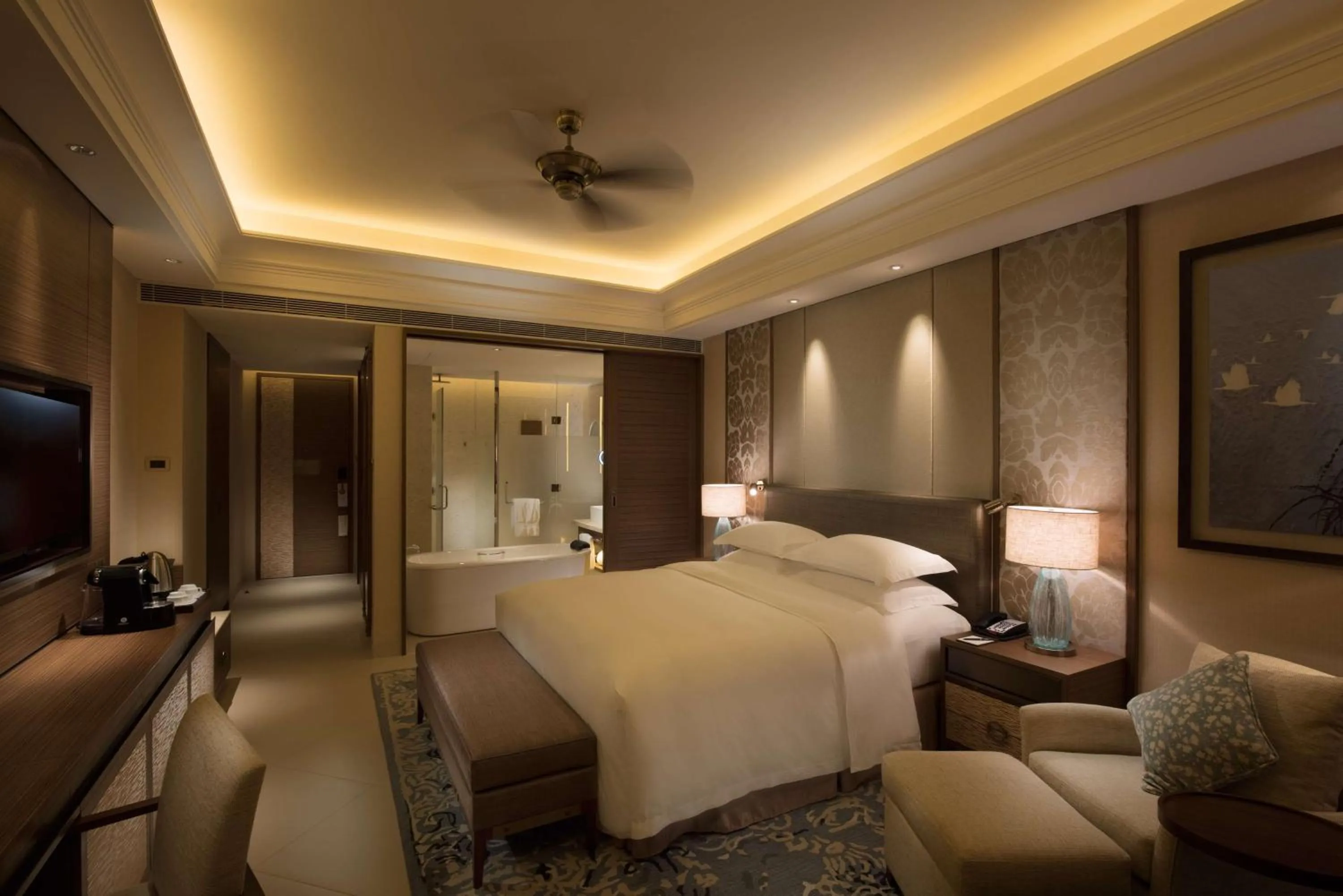 Bedroom, Bed in Hilton Haikou Meilan