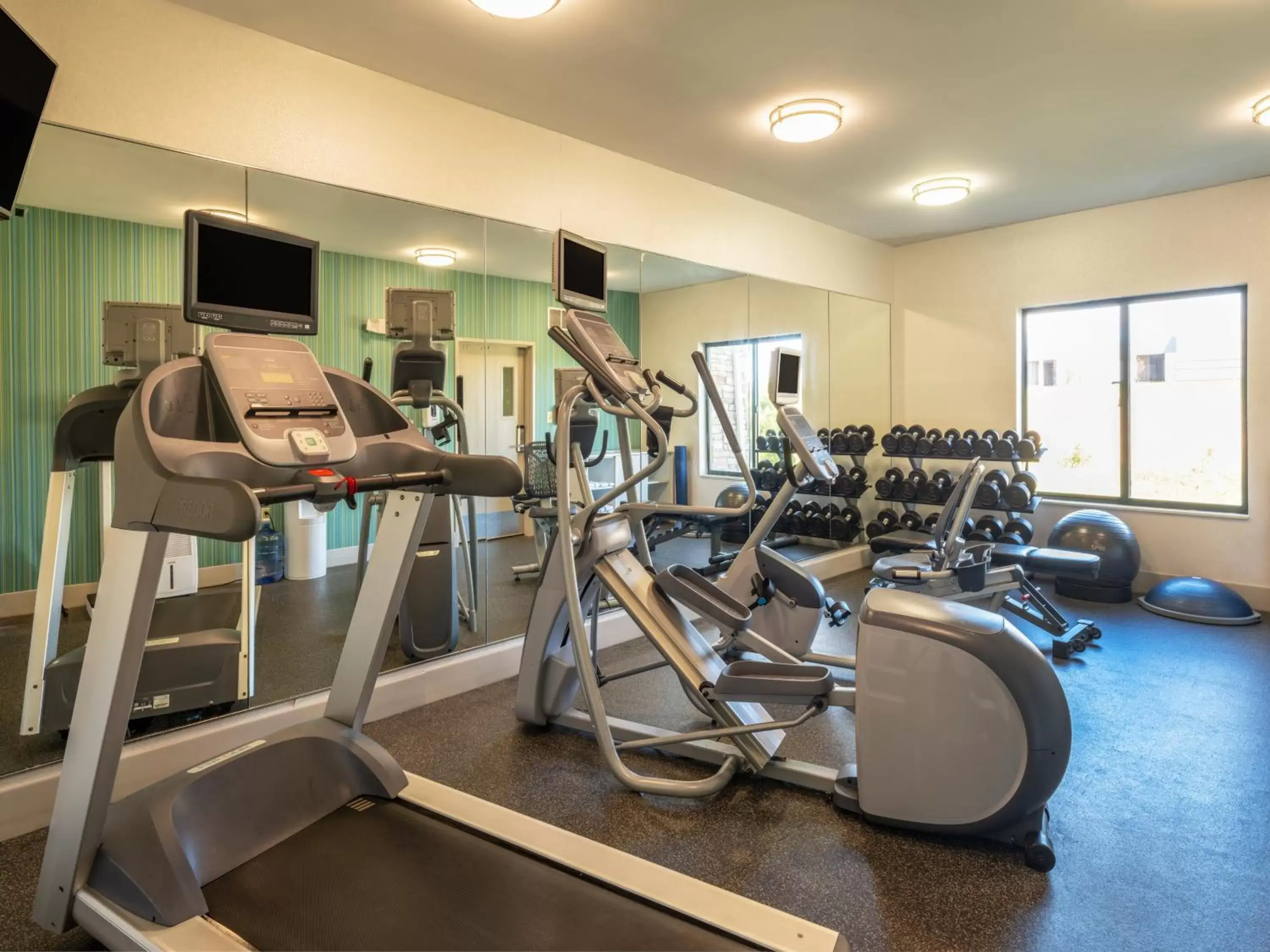 Fitness centre/facilities in Holiday Inn Express Gas City by IHG Fitness centre/facilities in Holiday Inn Express Gas City by IHG