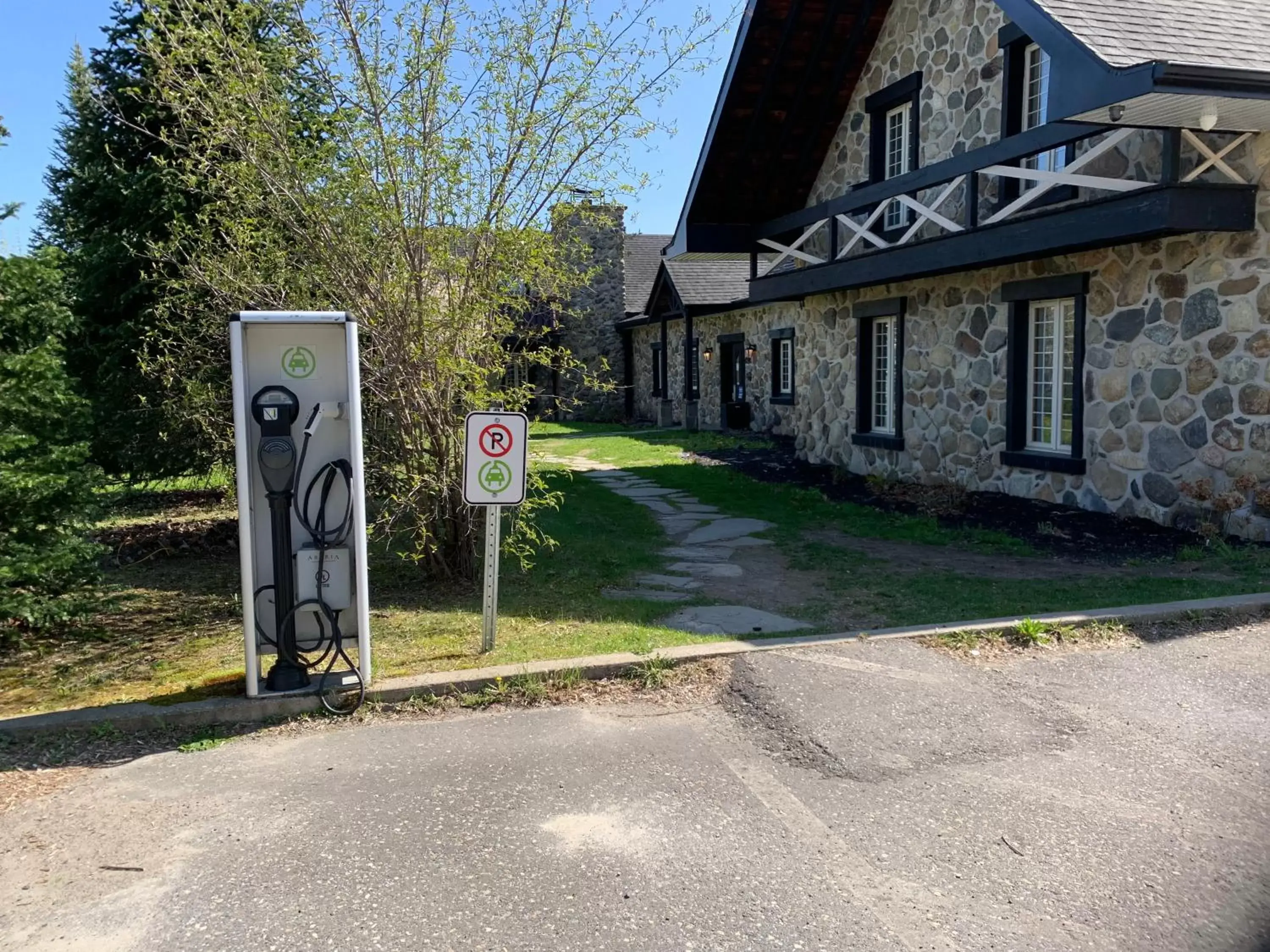 Parking, Property Building in L'Authentique