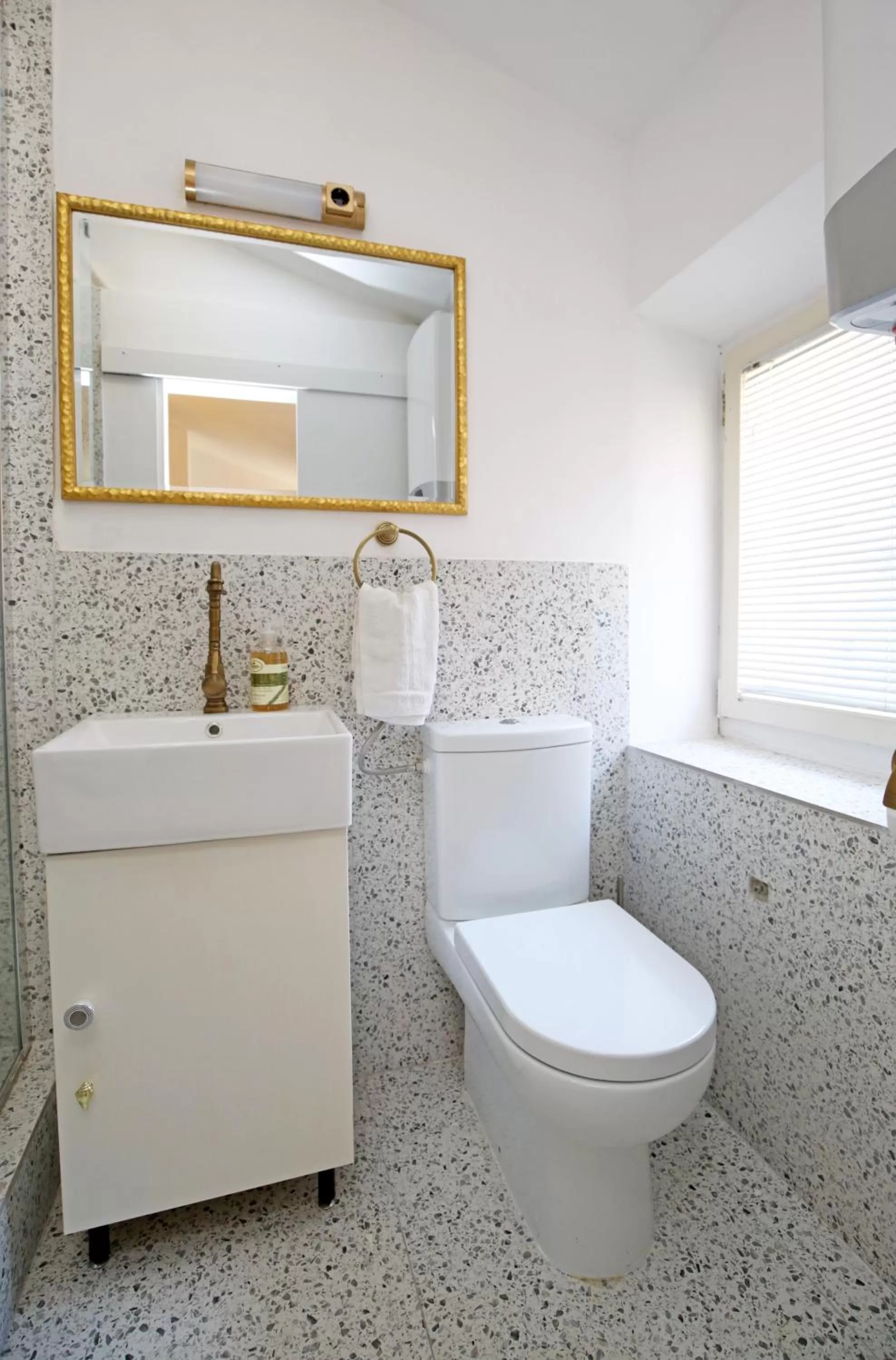 Bathroom in Swan City Apartment & Room