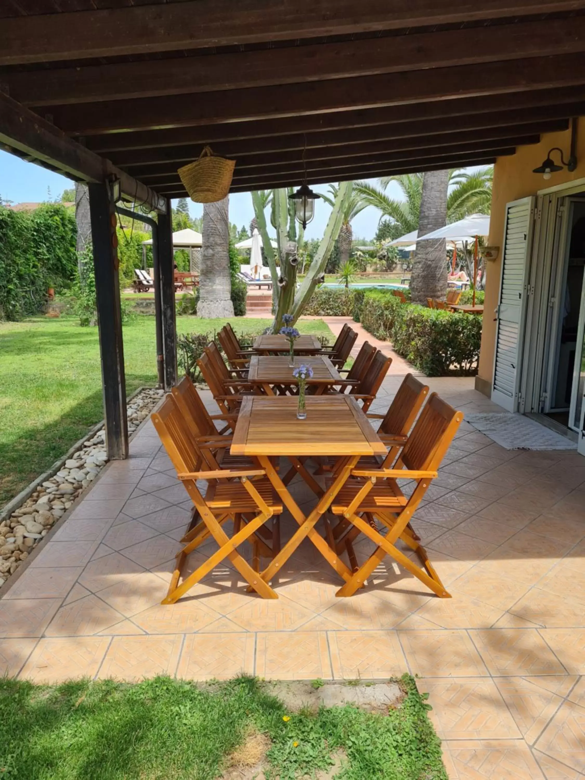 Dining area in Villa Carlotta Resort