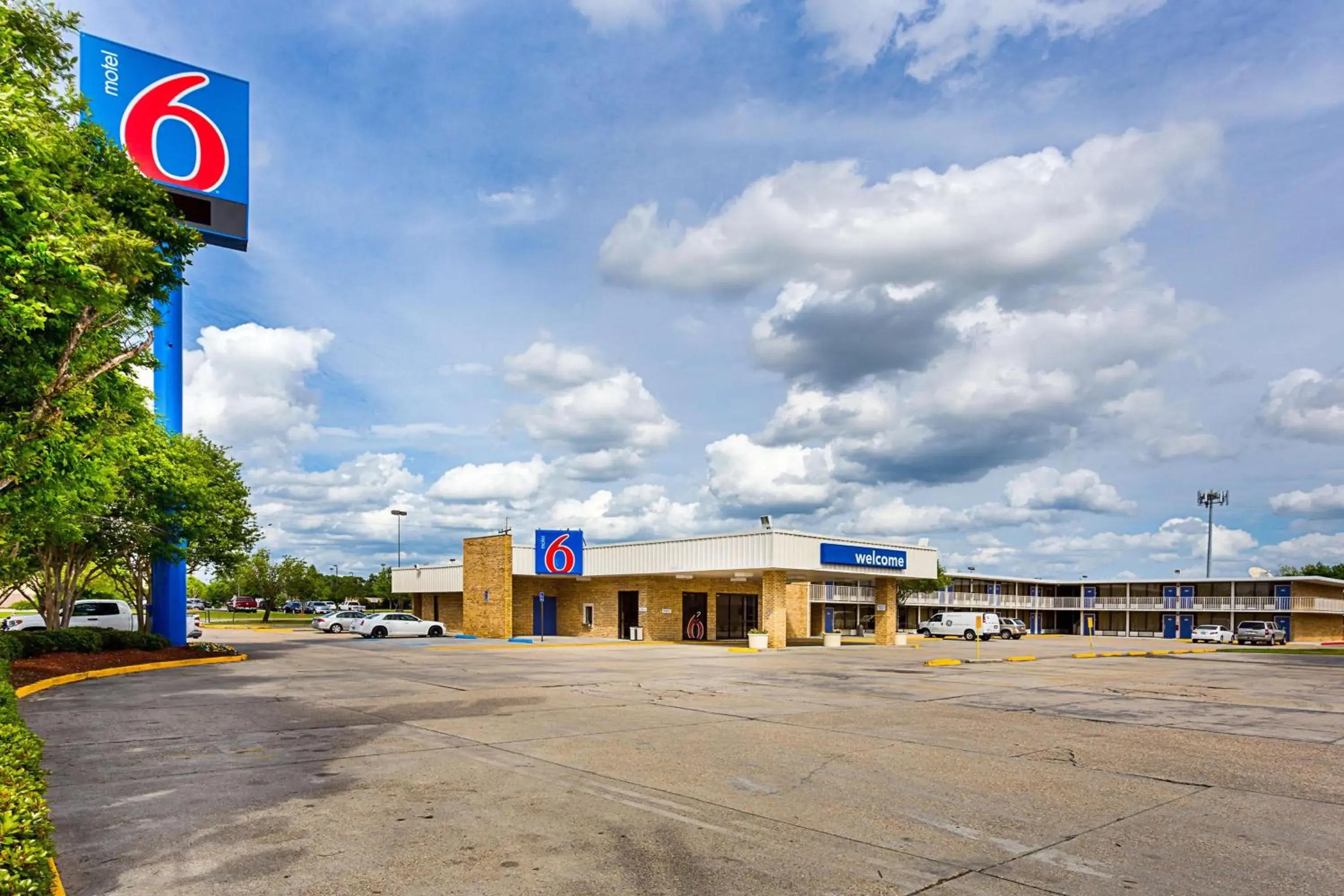 Property building, Facade/Entrance in Motel 6 Baton Rouge Southeast