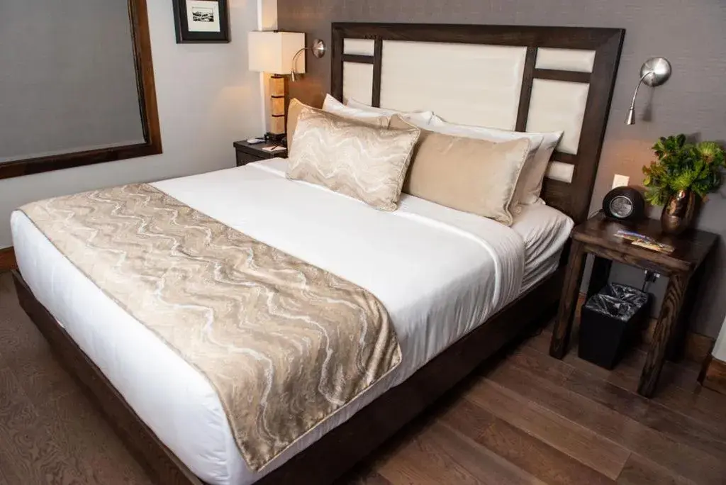 Bed in Cable Mountain Lodge