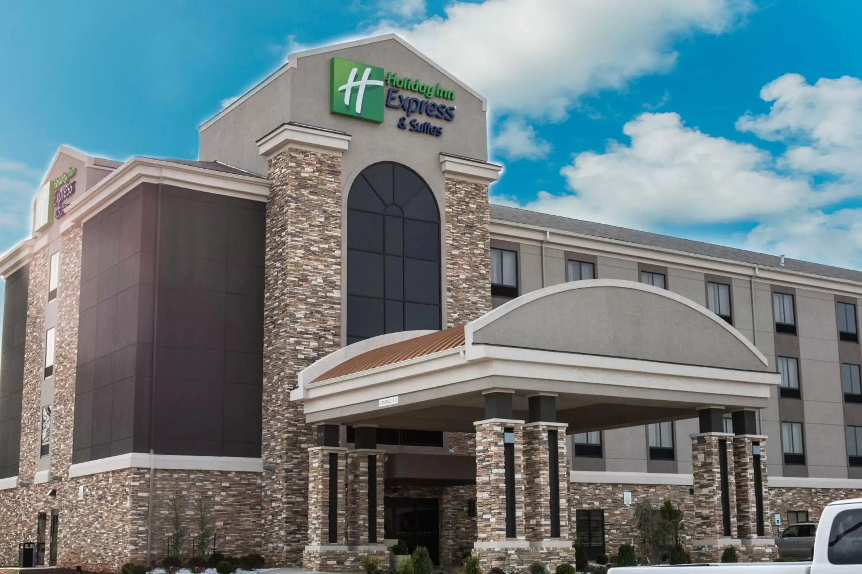 Property building in Holiday inn Express & Suites Oklahoma City Southeast, an IHG Hotel