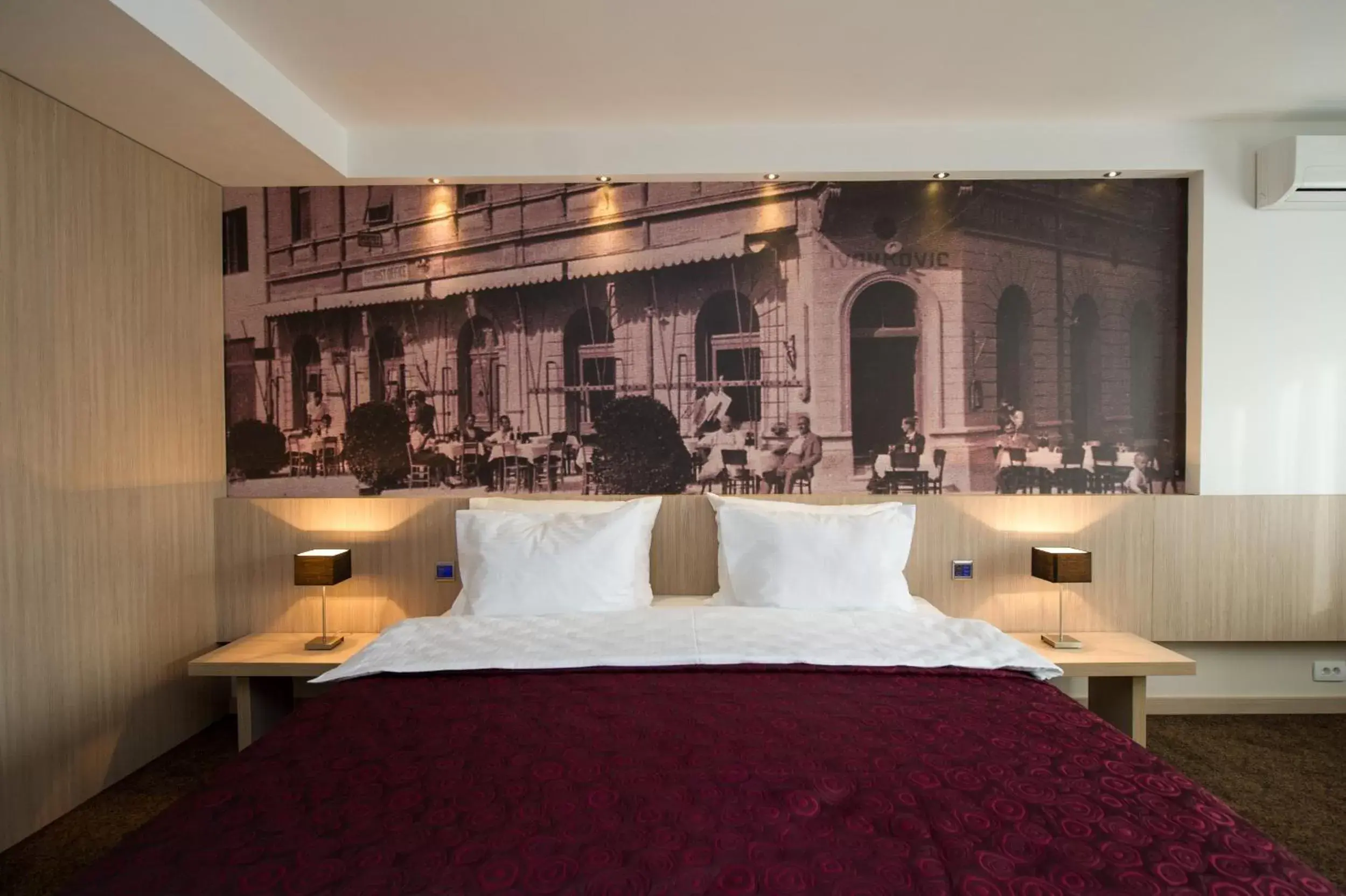 Bed in City Hotel Mostar