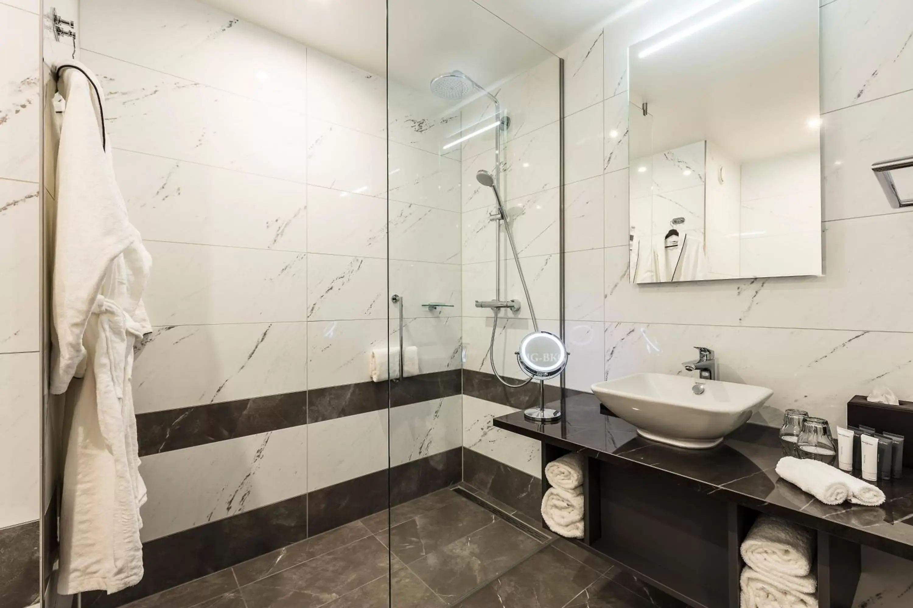 Shower, Bathroom in Monet Garden Hotel Amsterdam