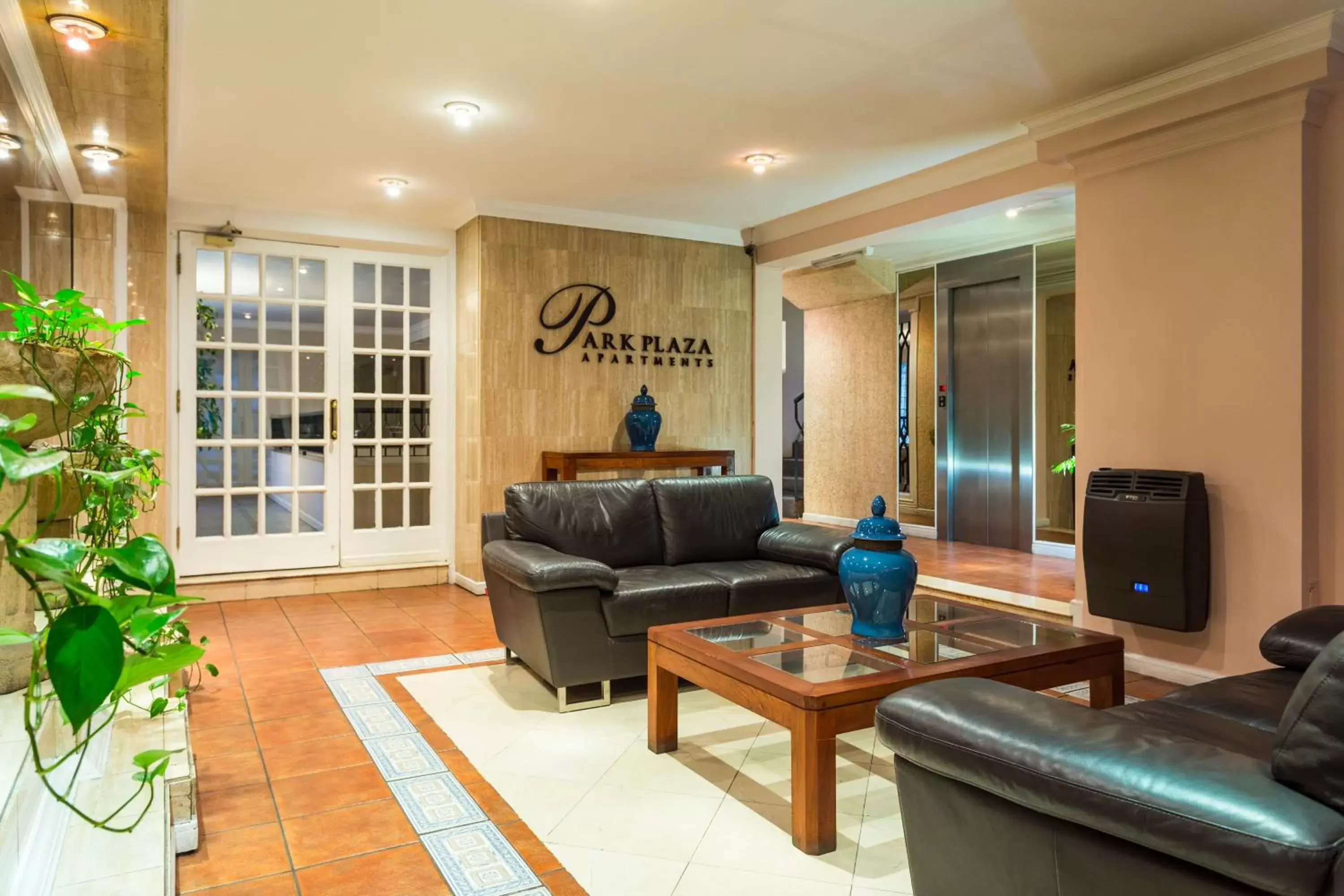 Lobby or reception, Seating Area in Park Plaza Apartments