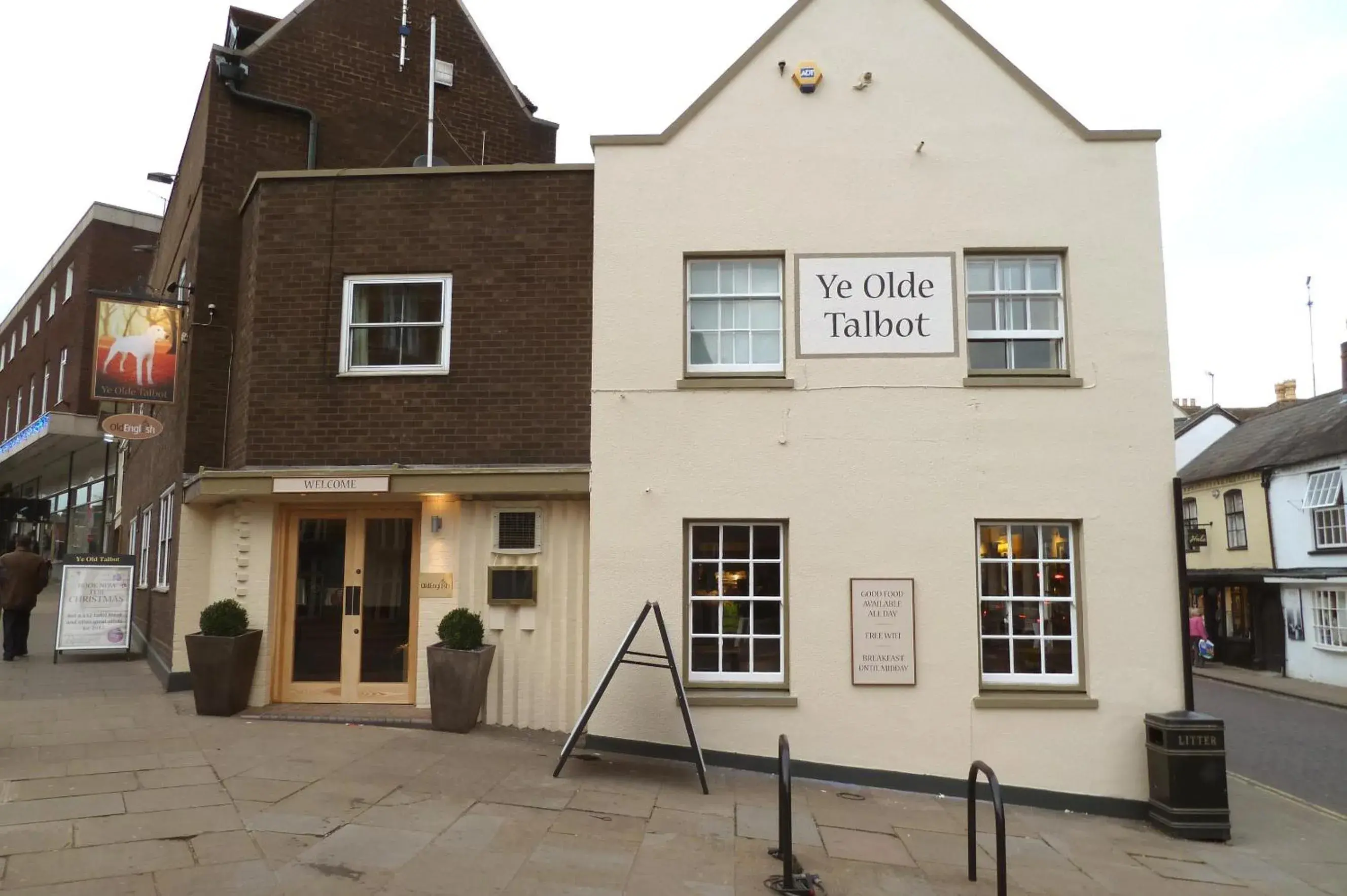 Facade/entrance, Property Building in Ye Olde Talbot Hotel by Greene King Inns