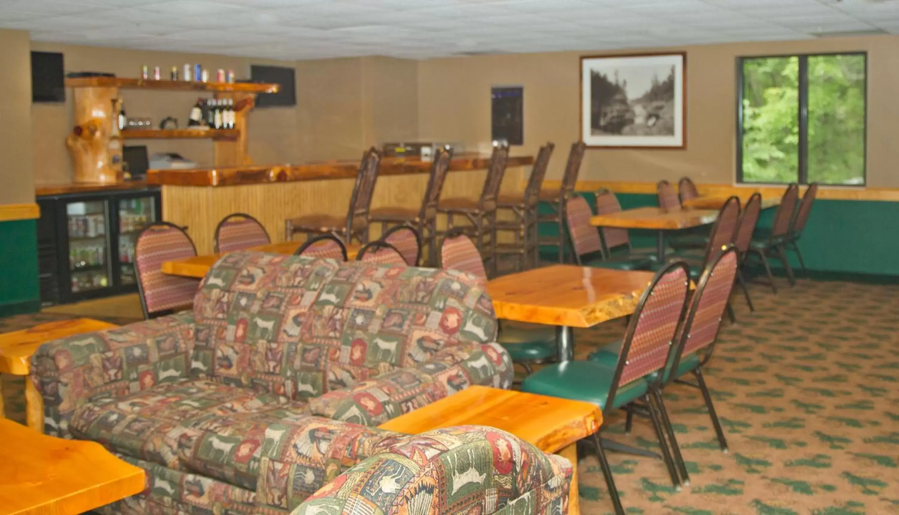 Food and drinks, Lounge/Bar in AmericInn by Wyndham Wisconsin Dells