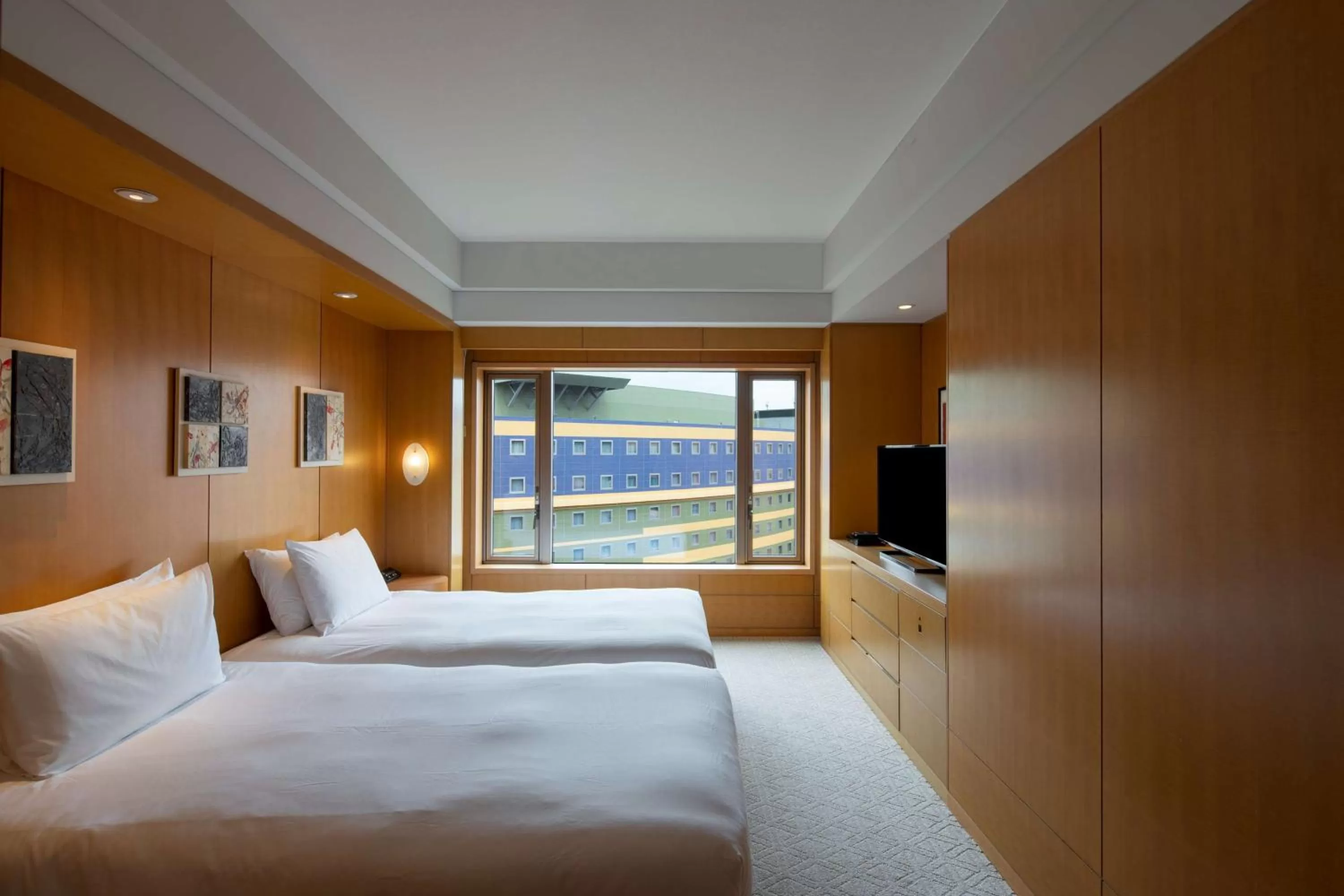 Photo of the whole room, Bed in Grand Hyatt Fukuoka