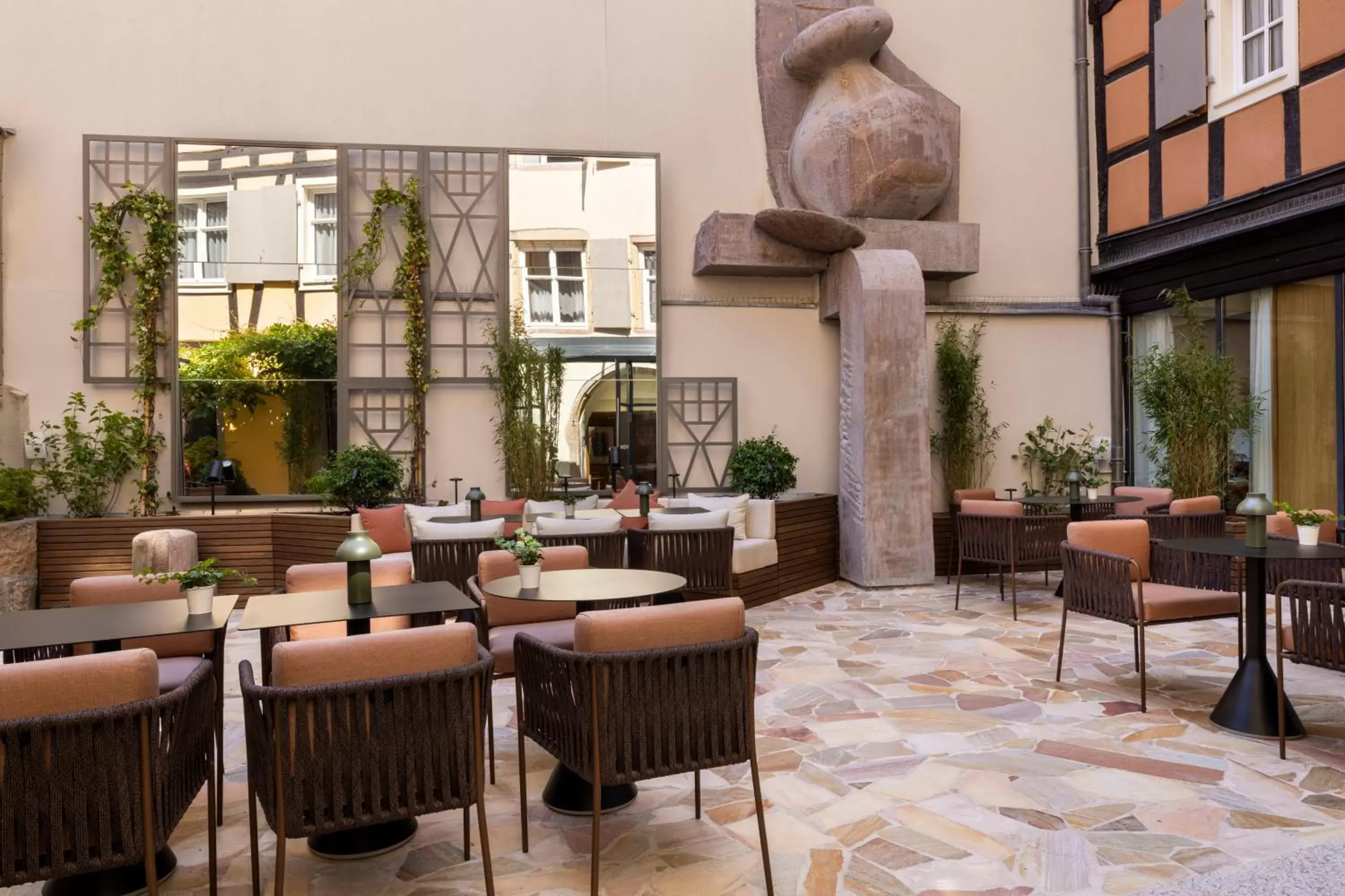 Patio, Restaurant/Places to Eat in Hotel Le Colombier