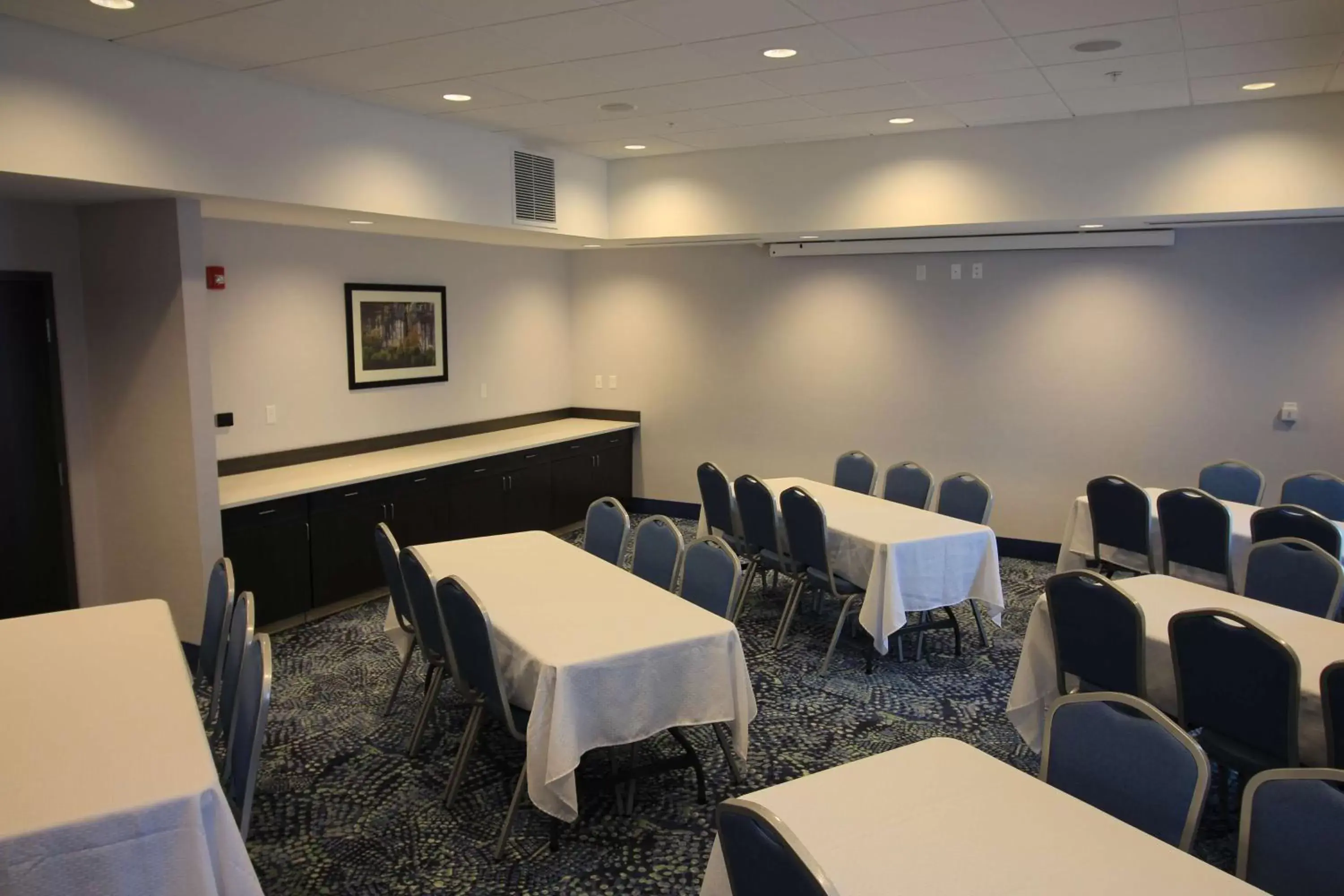 Meeting/conference room in Hampton Inn West Plains