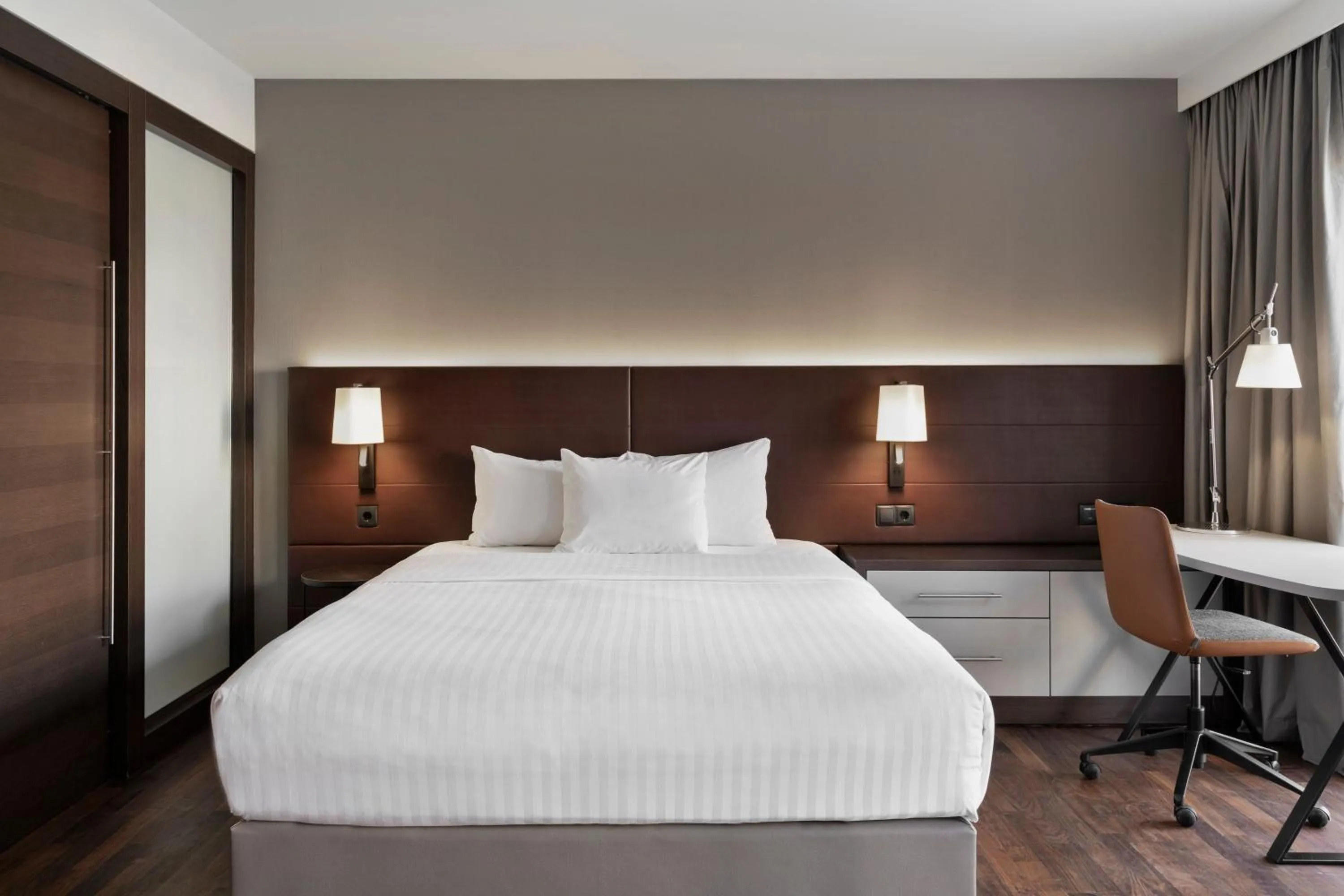 Photo of the whole room, Bed in Residence Inn by Marriott Munich City East