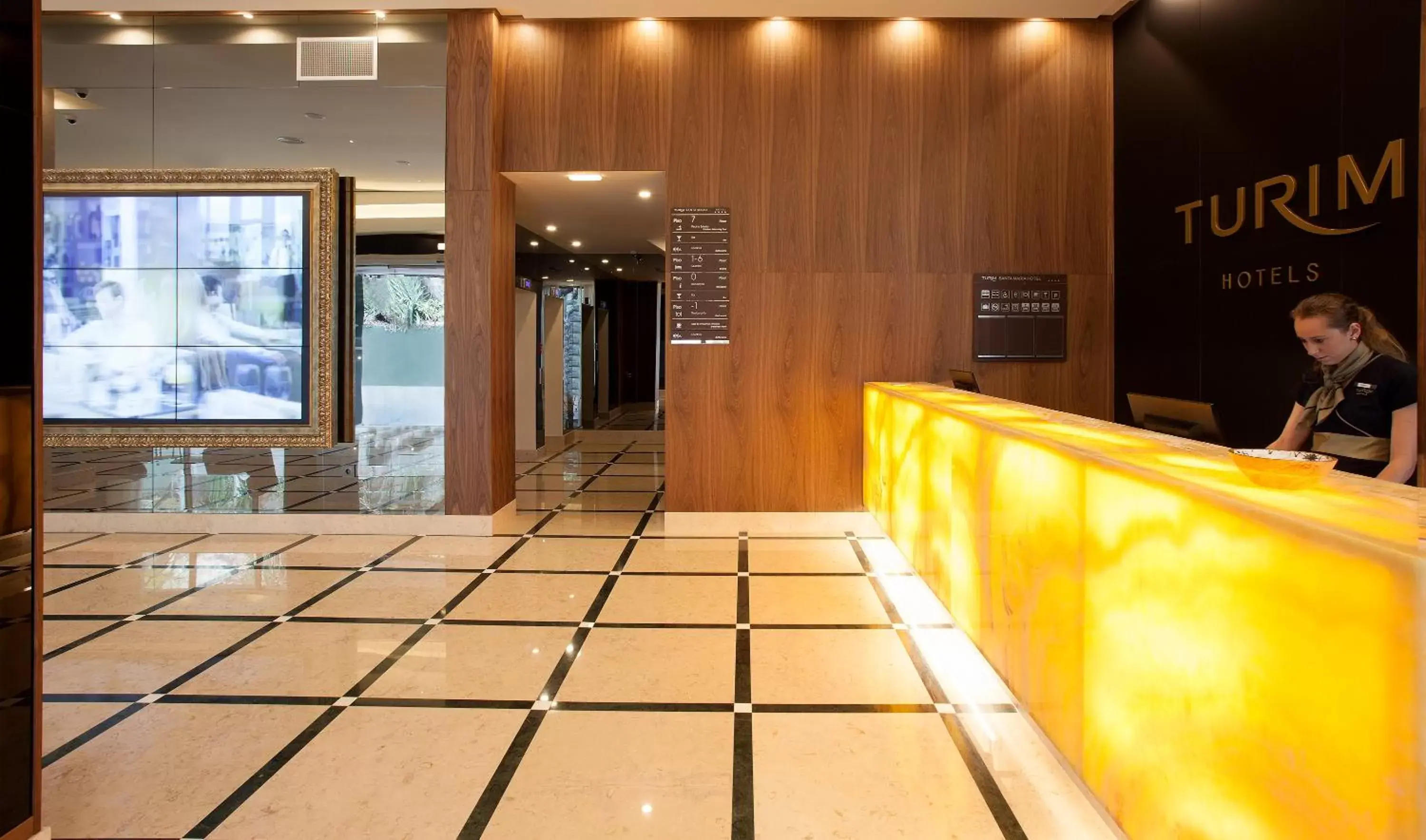 Staff, Lobby/Reception in TURIM Santa Maria Hotel