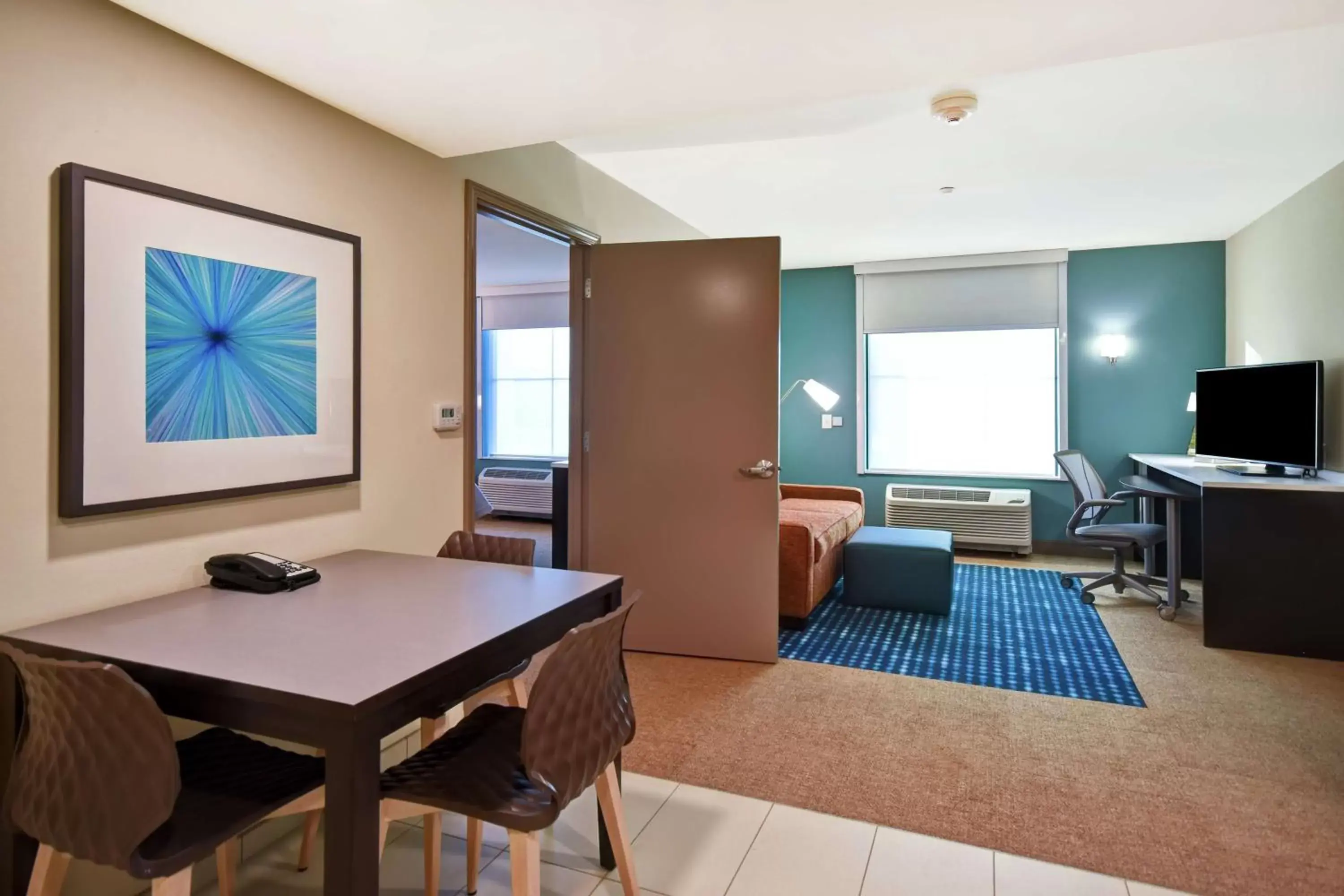 Bedroom, Dining Area in Home2 Suites By Hilton Lagrange