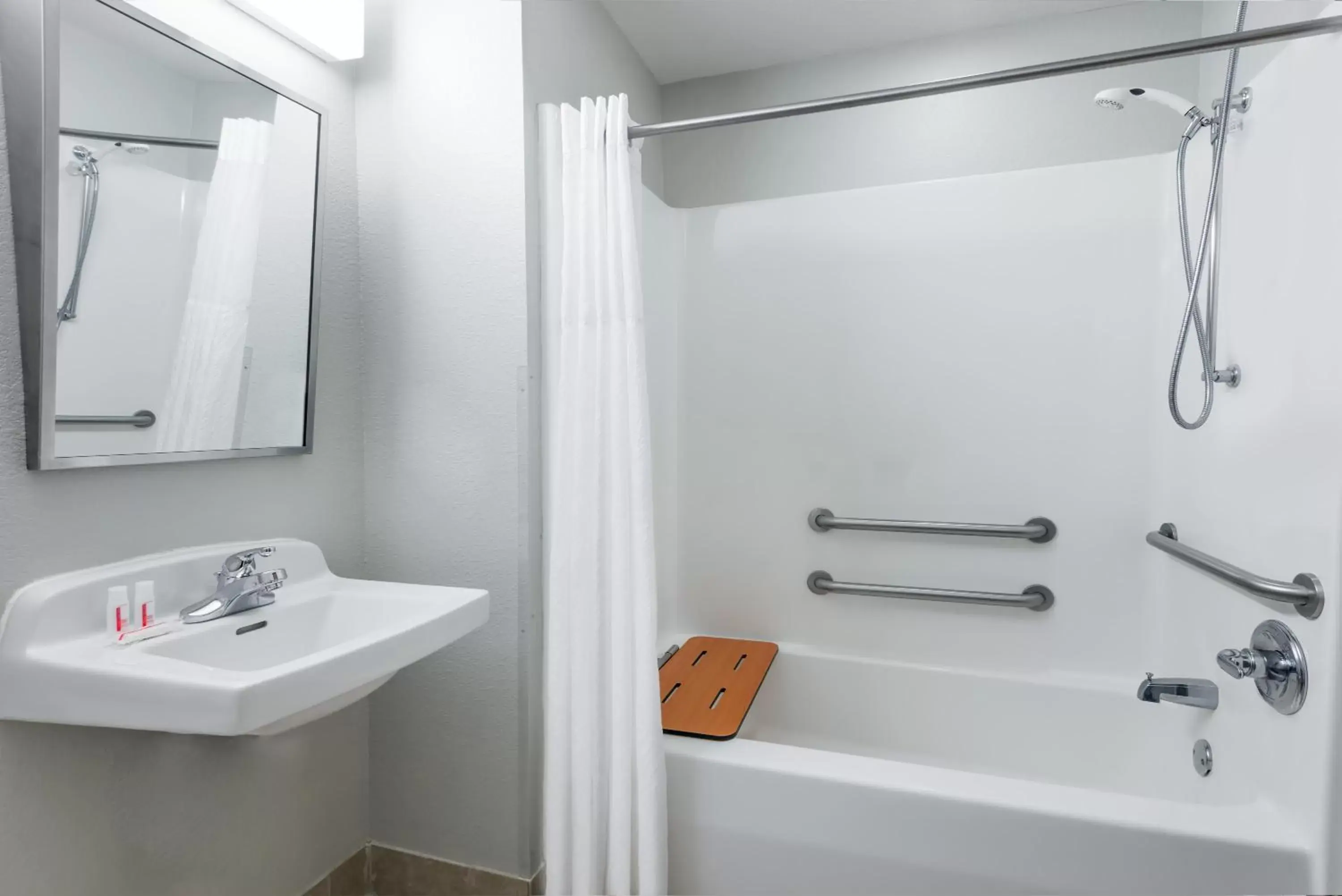 Shower, Bathroom in SureStay Plus Hotel by Best Western Morgantown