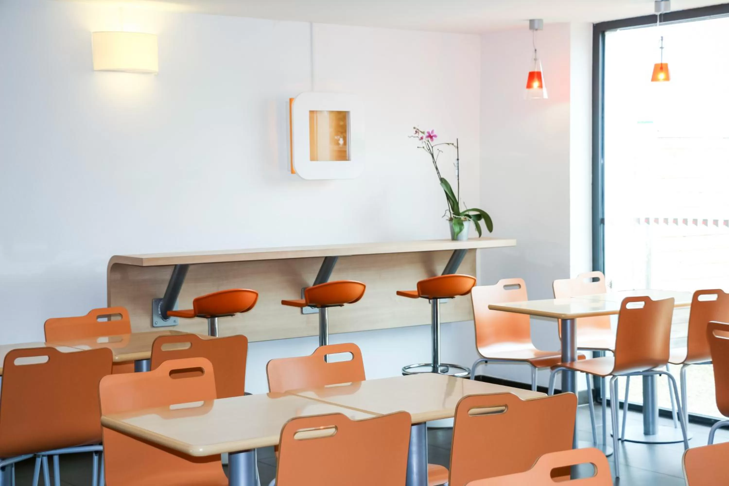 Communal lounge/ TV room in ibis budget Castelnaudary - A61