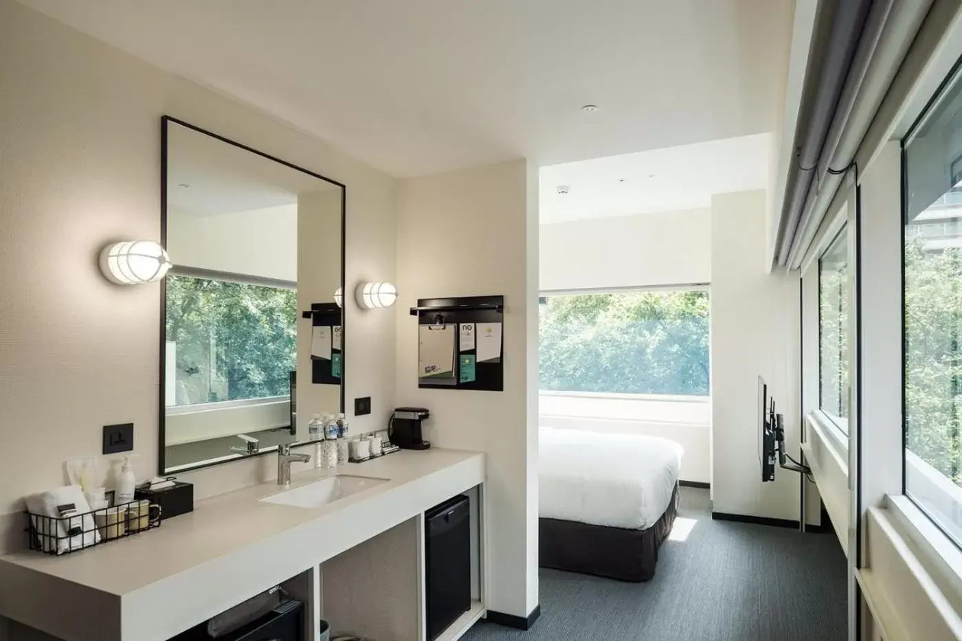 City view, Bed in amba Taipei Zhongshan City view, Bed in amba Taipei Zhongshan