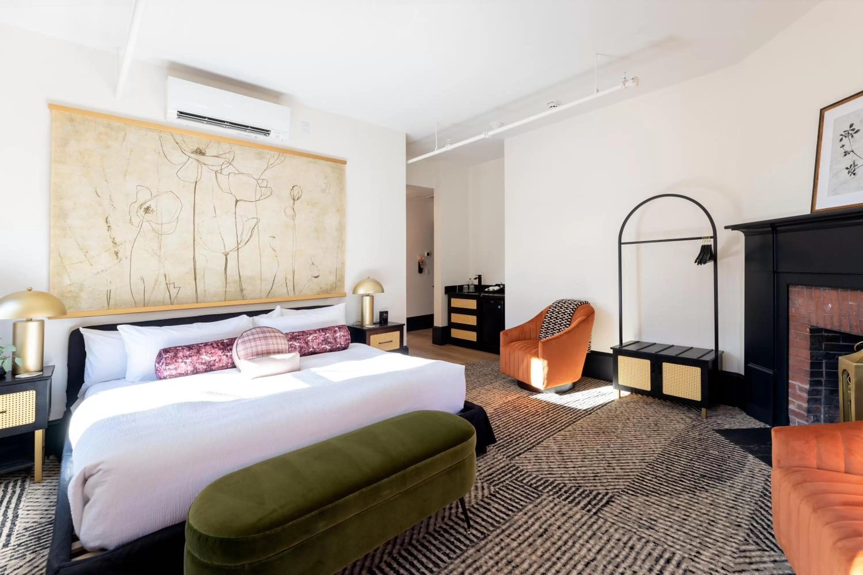 Photo of the whole room, Bed in Hotel Thaxter