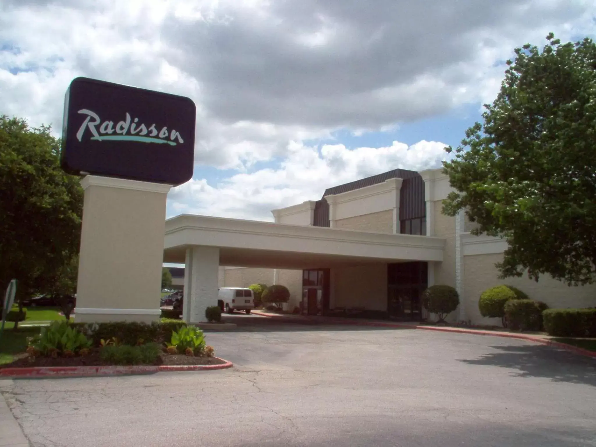Property Building in Radisson Hotel North Fort Worth Fossil Creek