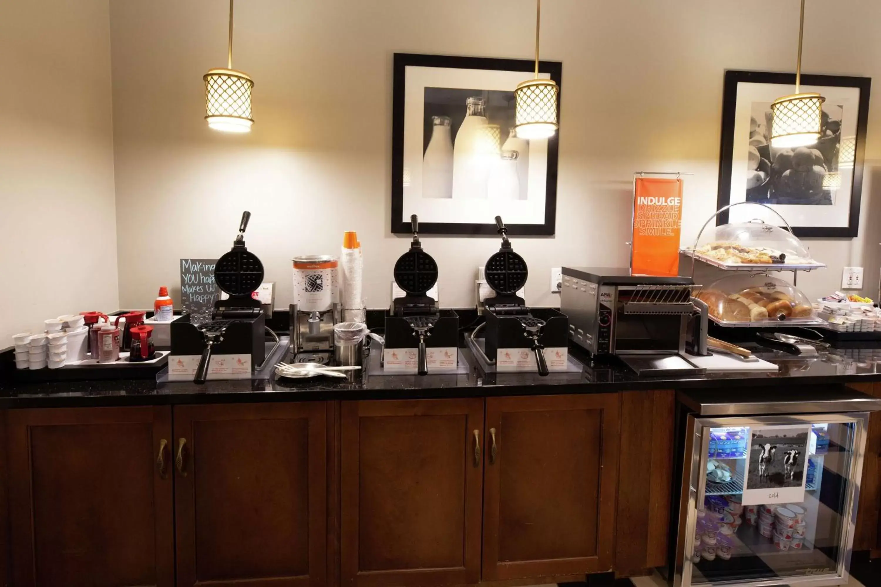 Breakfast in Hampton Inn & Suites Raleigh/Cary I-40 (PNC Arena)
