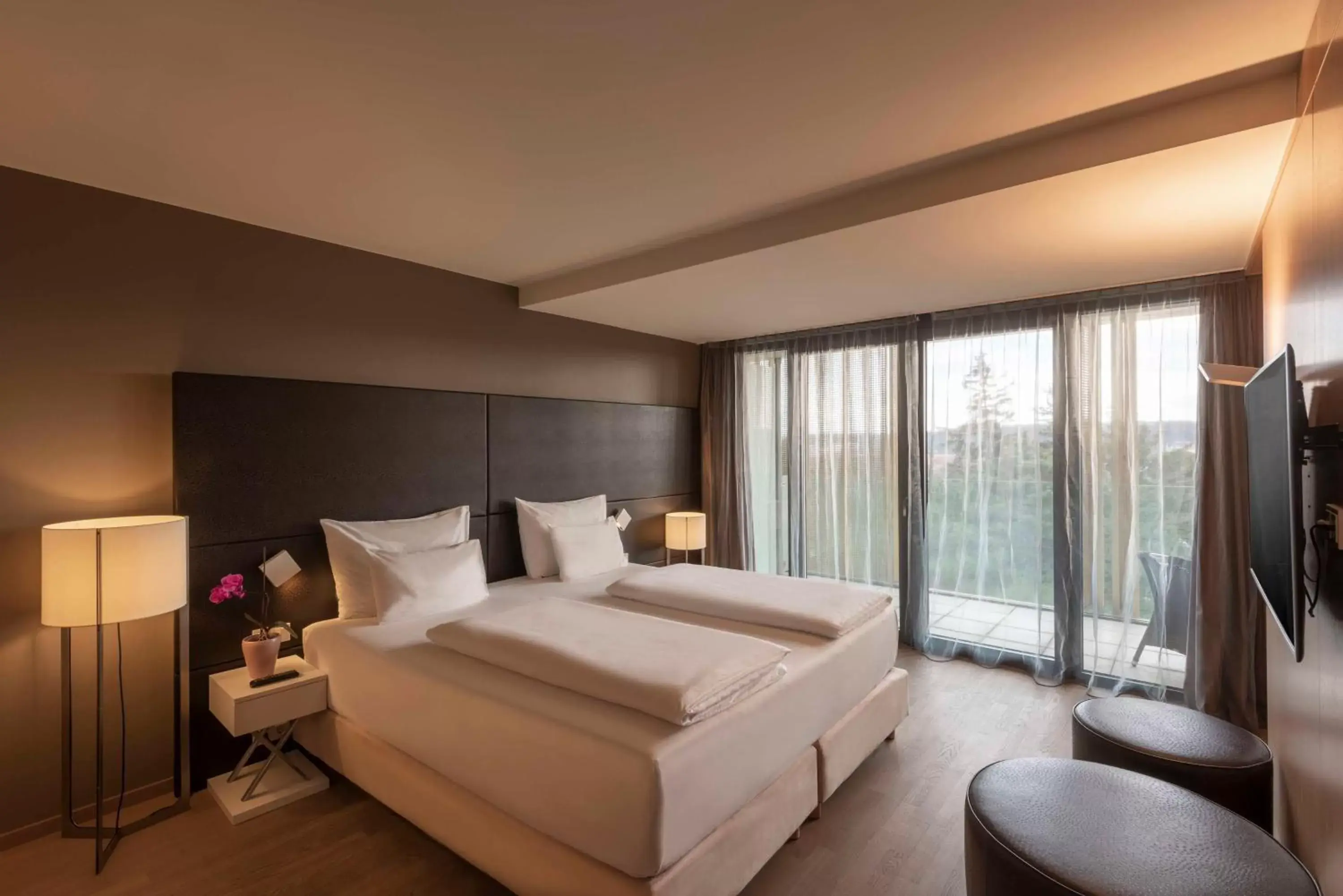 Junior King Suite with Balcony in Doubletree by Hilton Vienna Schonbrunn Junior King Suite with Balcony in Doubletree by Hilton Vienna Schonbrunn