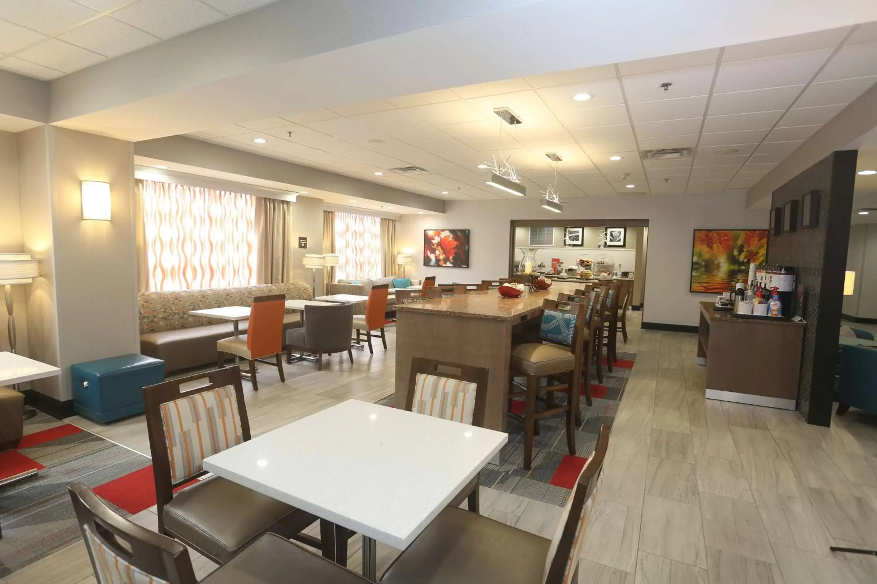 Lobby or reception, Restaurant/Places to Eat in Hampton Inn Owego