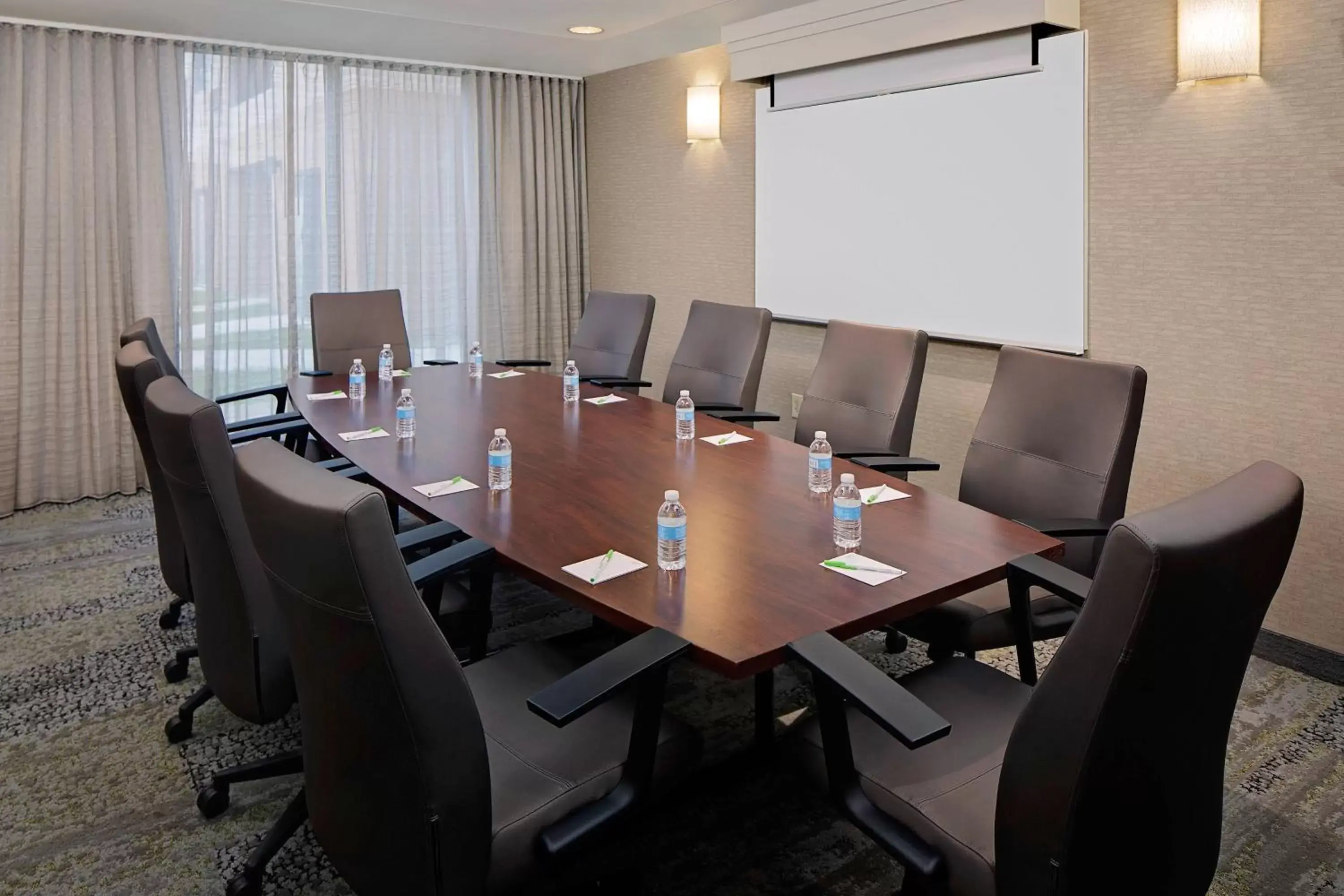 Meeting/conference room in Courtyard by Marriott Richmond Airport