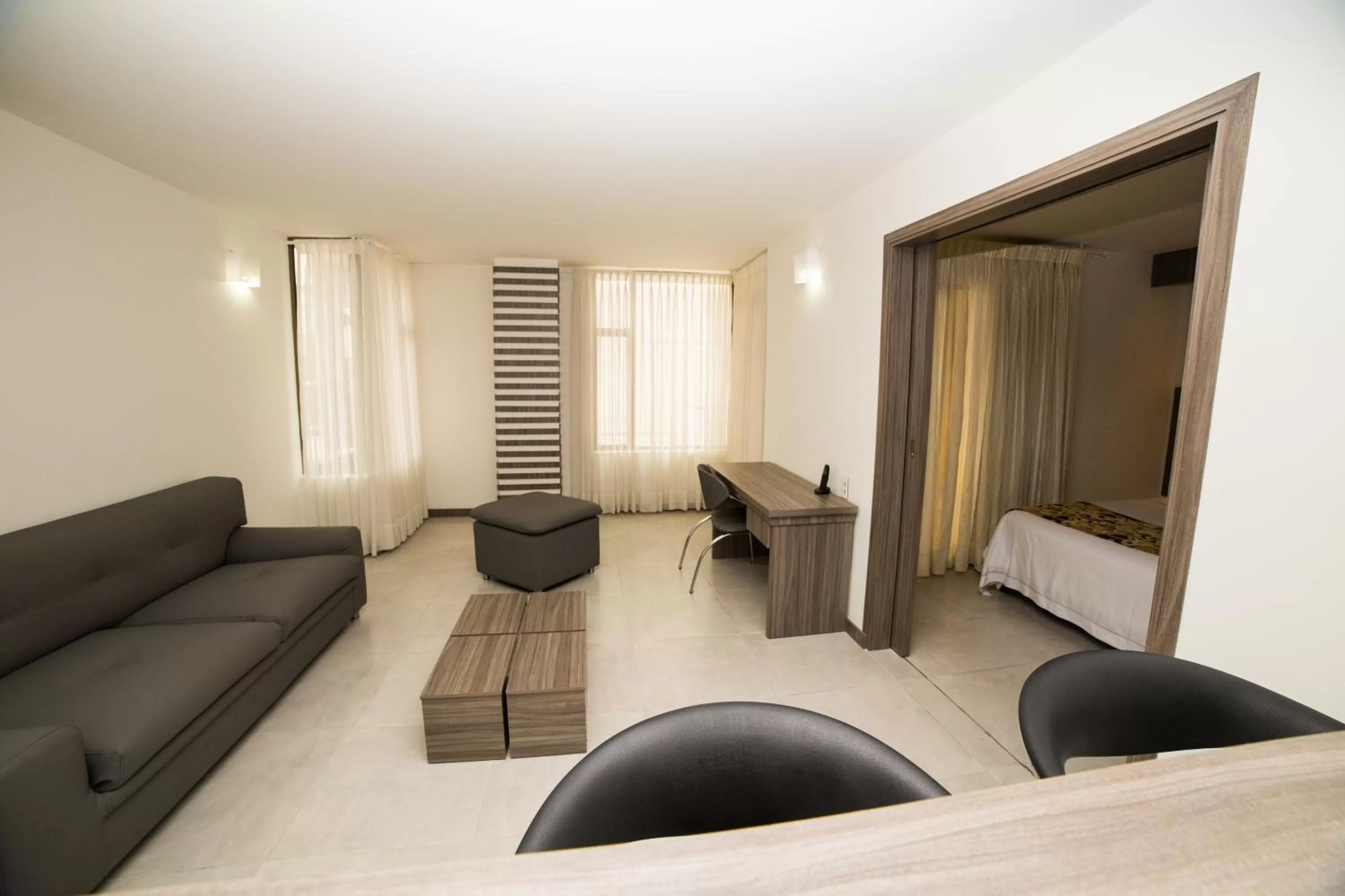 Seating area in Hotel Torre Poblado