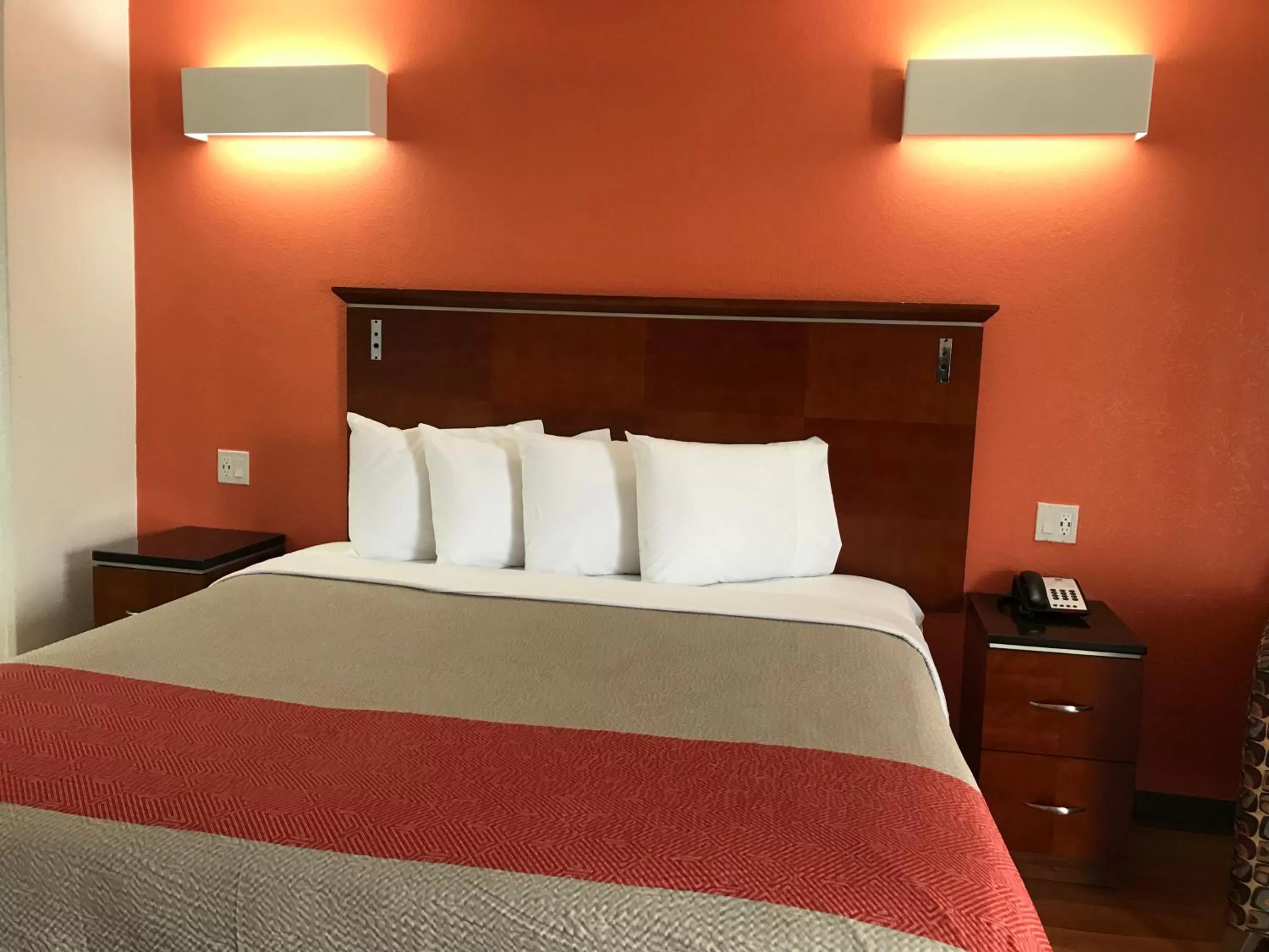 Bed in Motel 6-Alma, AR