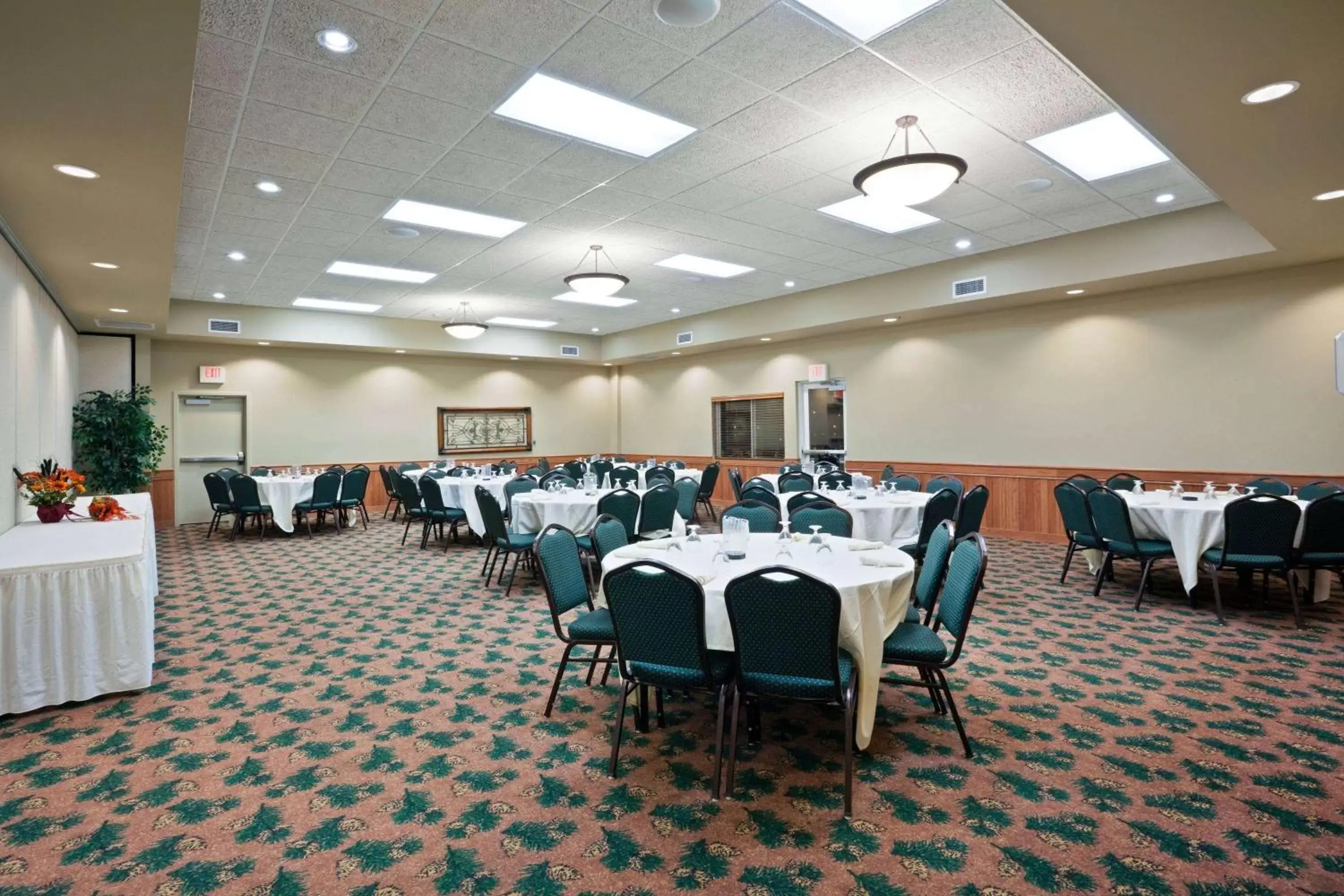 Banquet/Function facilities in AmericInn by Wyndham Fort Pierre Conference Center