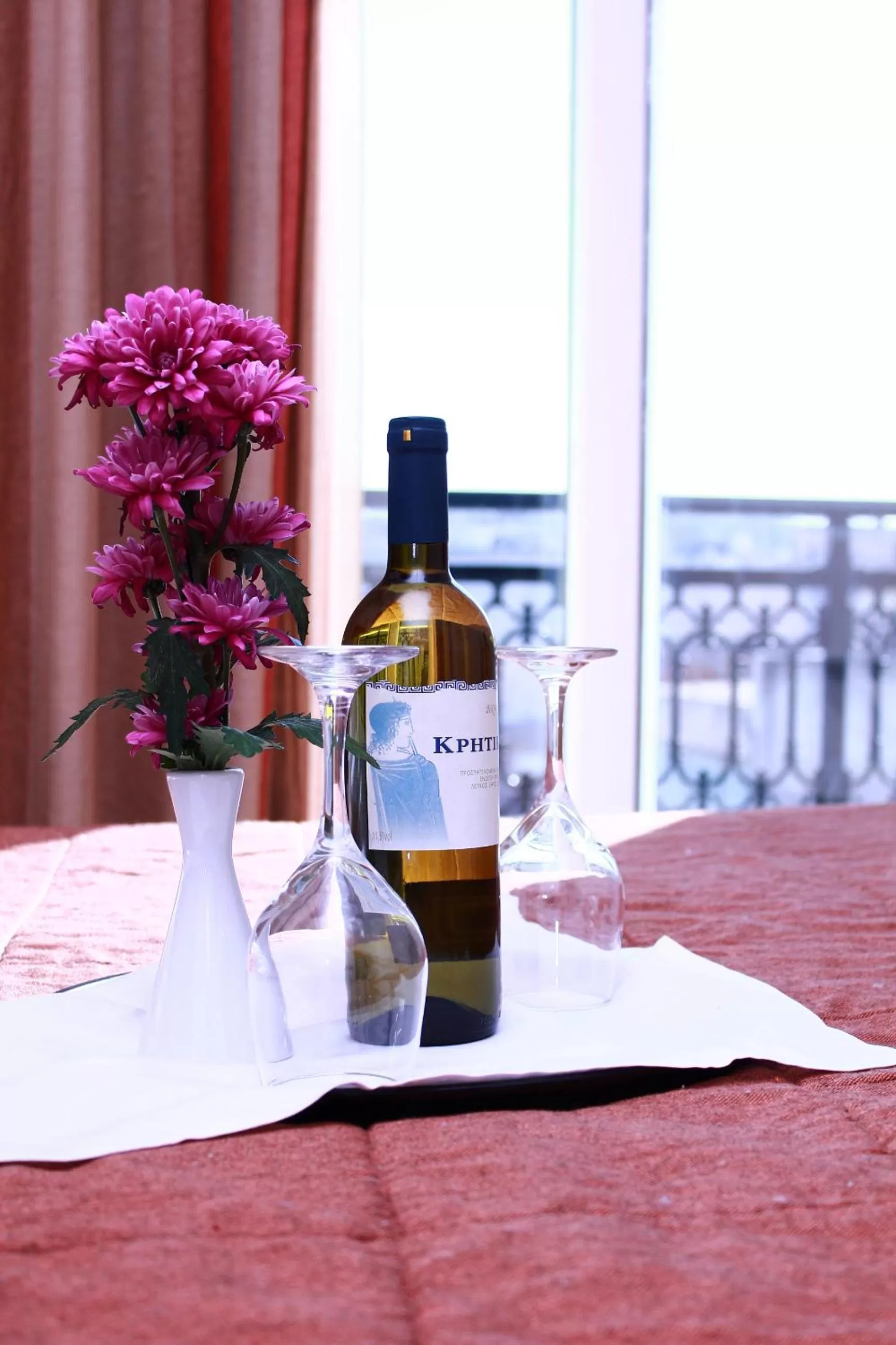 Food and drinks in Apollo Hotel