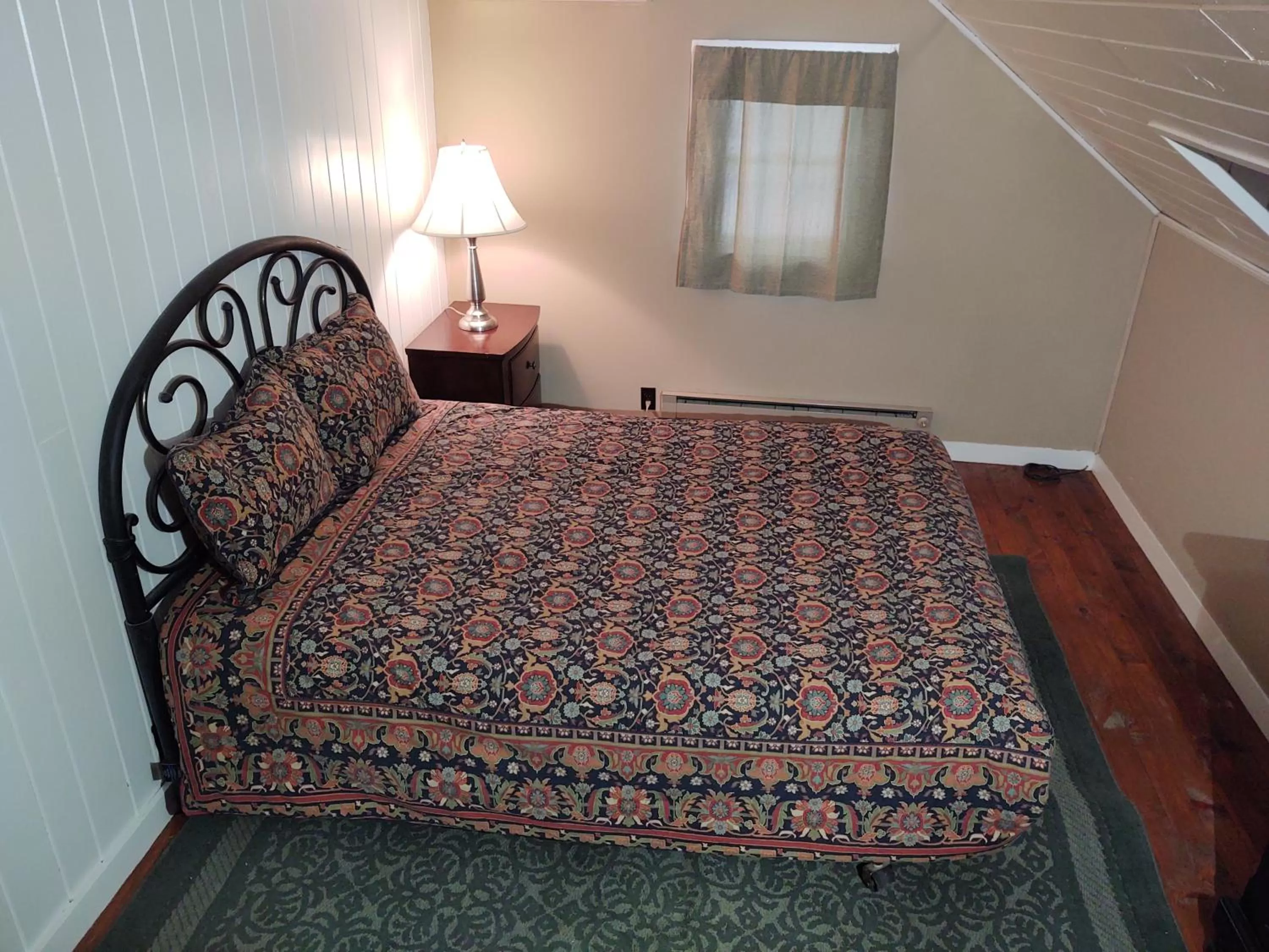 Bed in Doveberry Inn