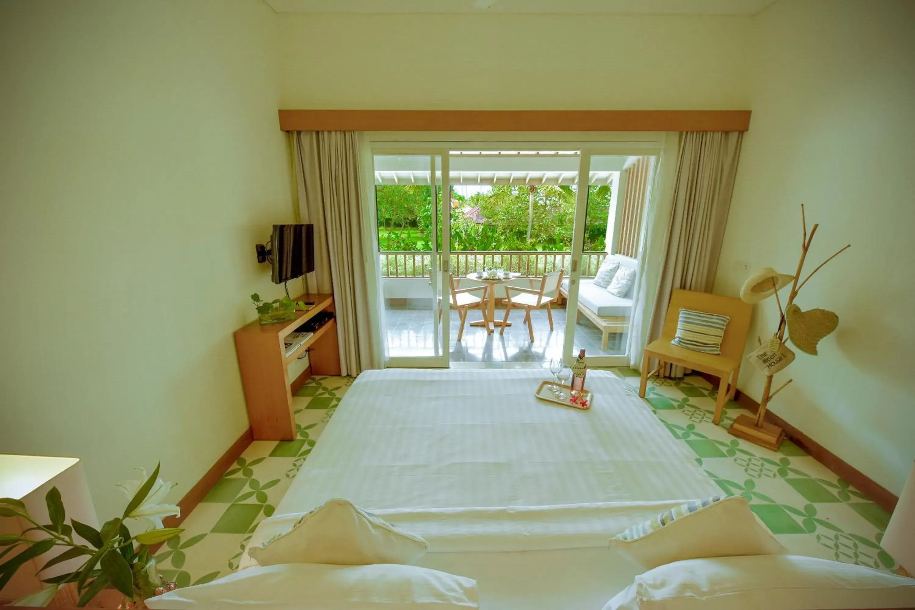 Garden view, Dining Area in The Open House