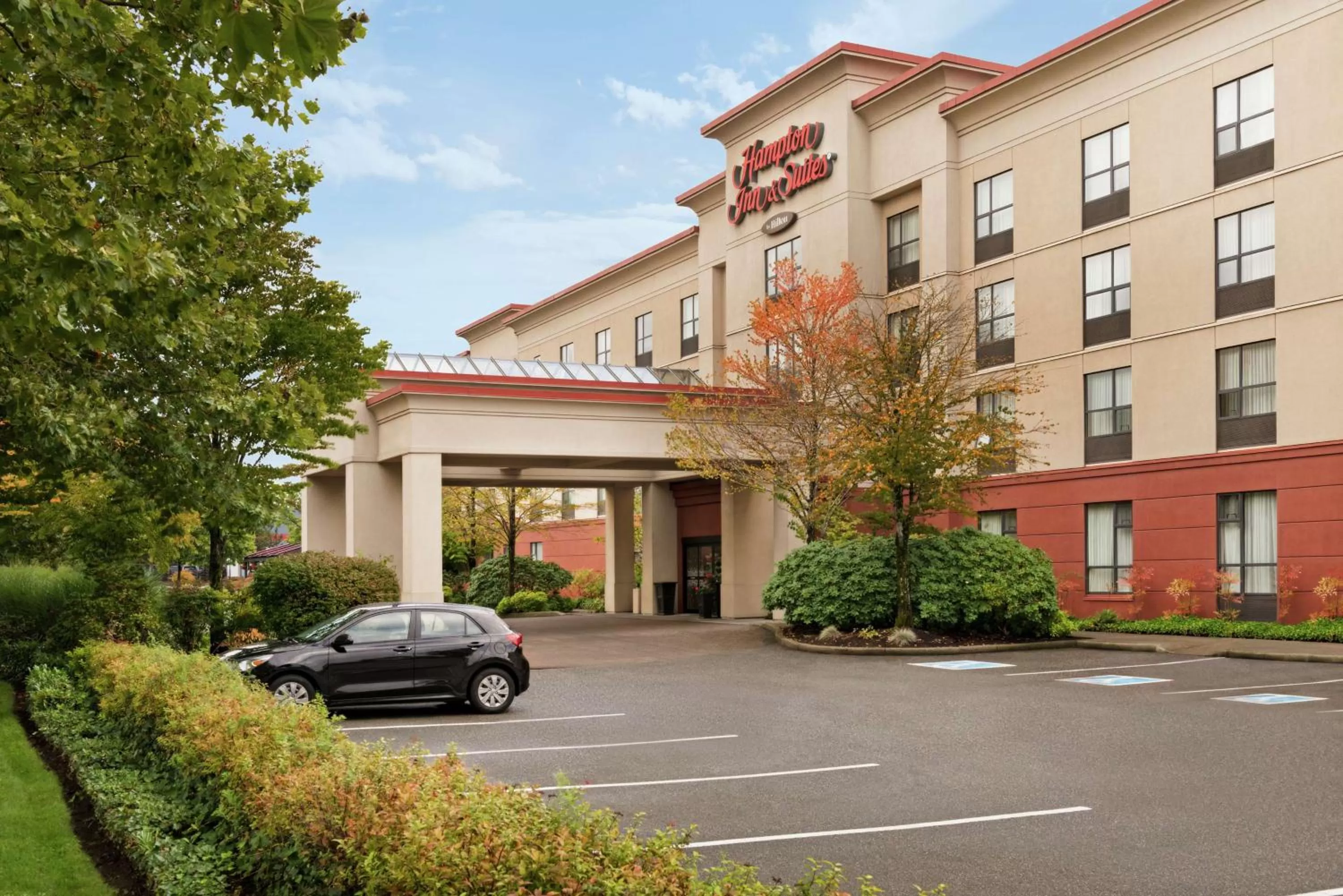 Property building in Hampton Inn & Suites by Hilton Langley-Surrey