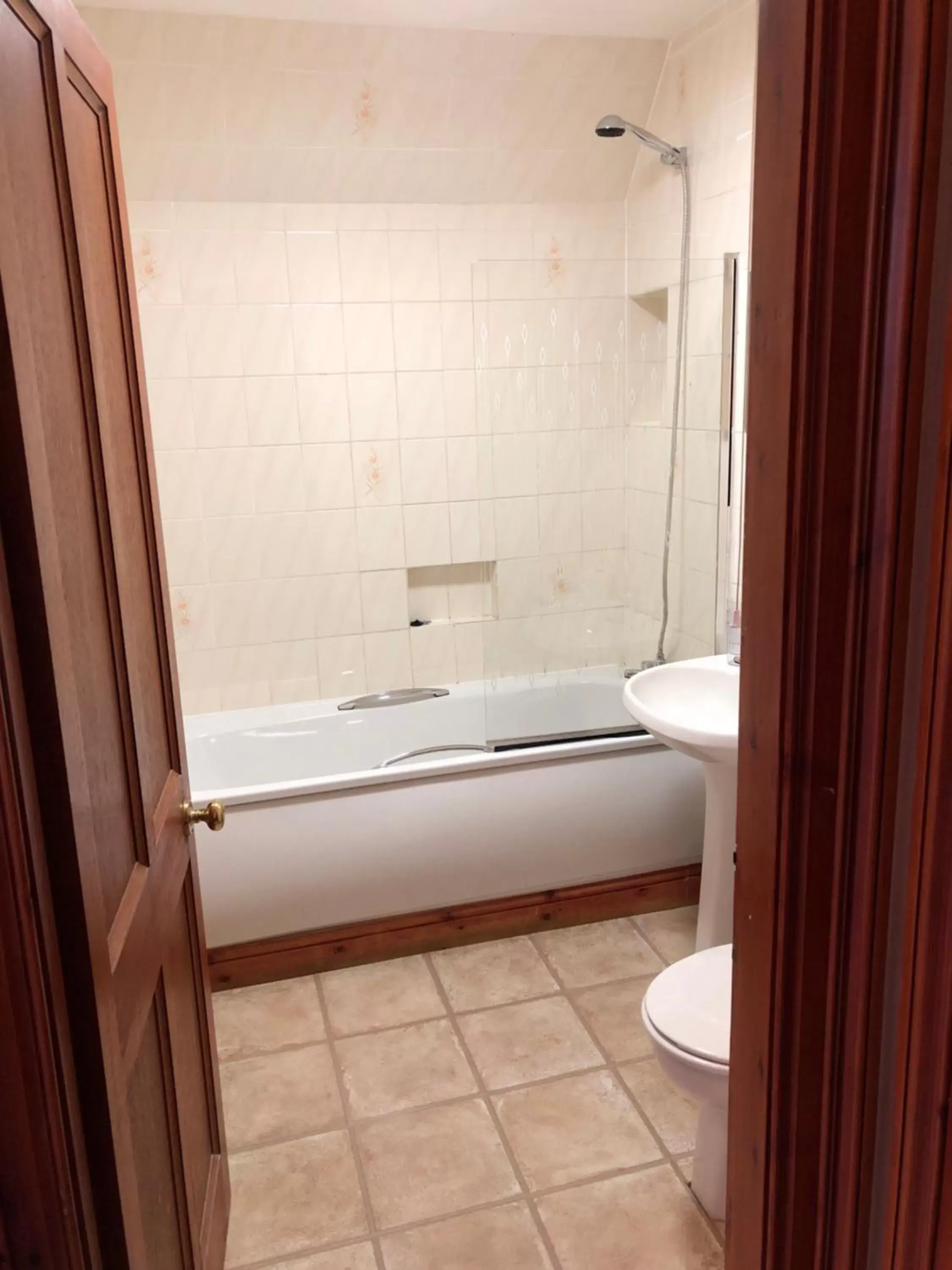 Bathroom in Westerlea Hotel Nairn