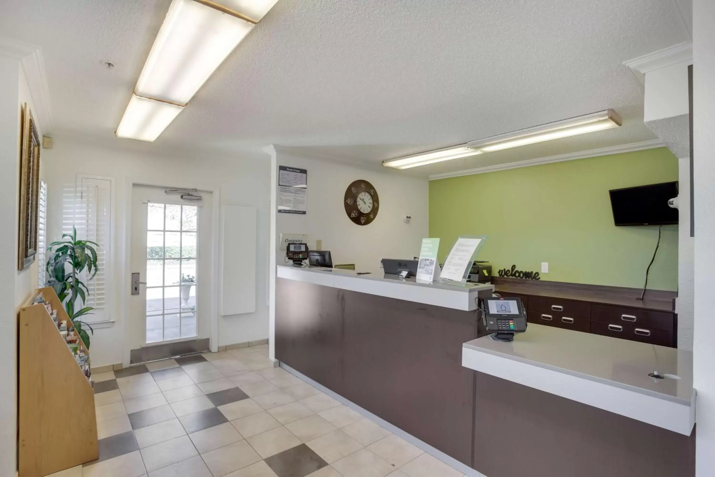 Lobby or reception in Studio 6-Stafford, TX - Houston - Sugarland Lobby or reception in Studio 6-Stafford, TX - Houston - Sugarland