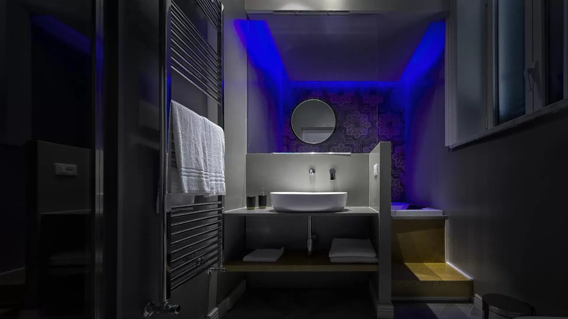 Toilet, Bathroom in Suite del Ponte Normanno